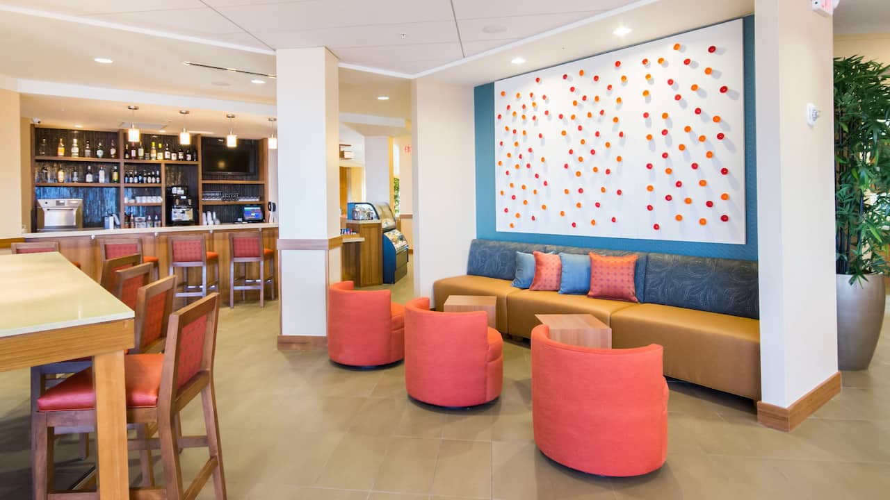 Lobby area and The Placery bar seating 