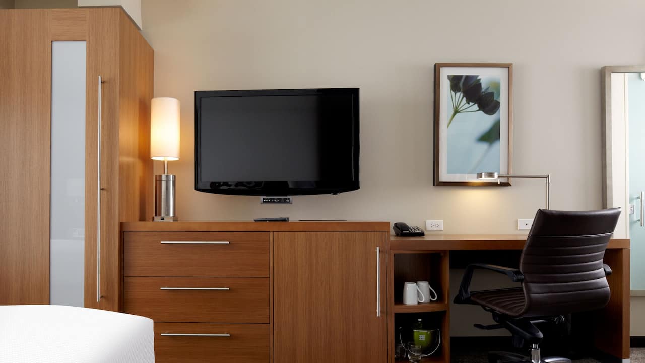 hyatt hotel tv and desk space
