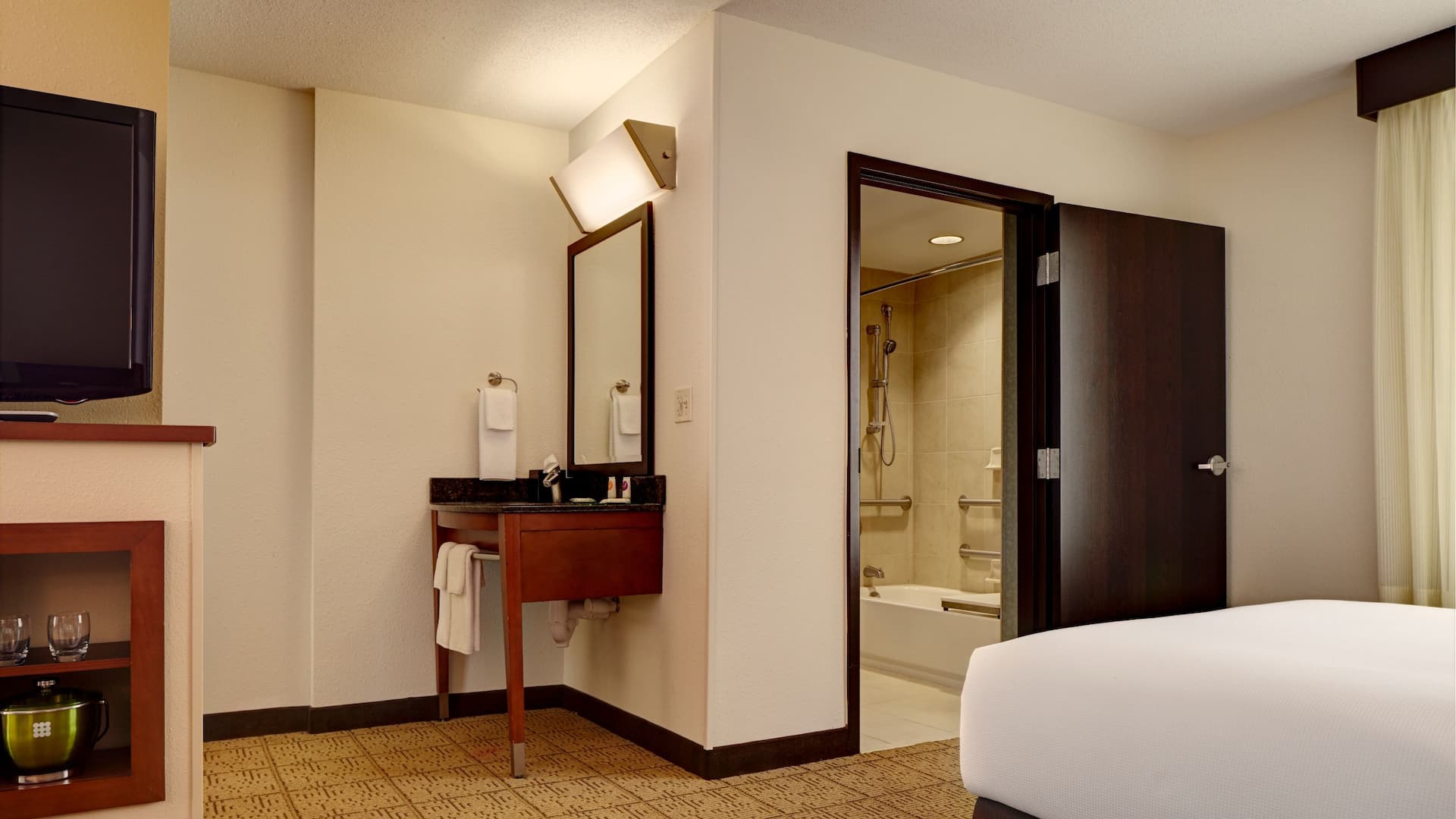 Hyatt Place HP_P152 New Build Accessible
