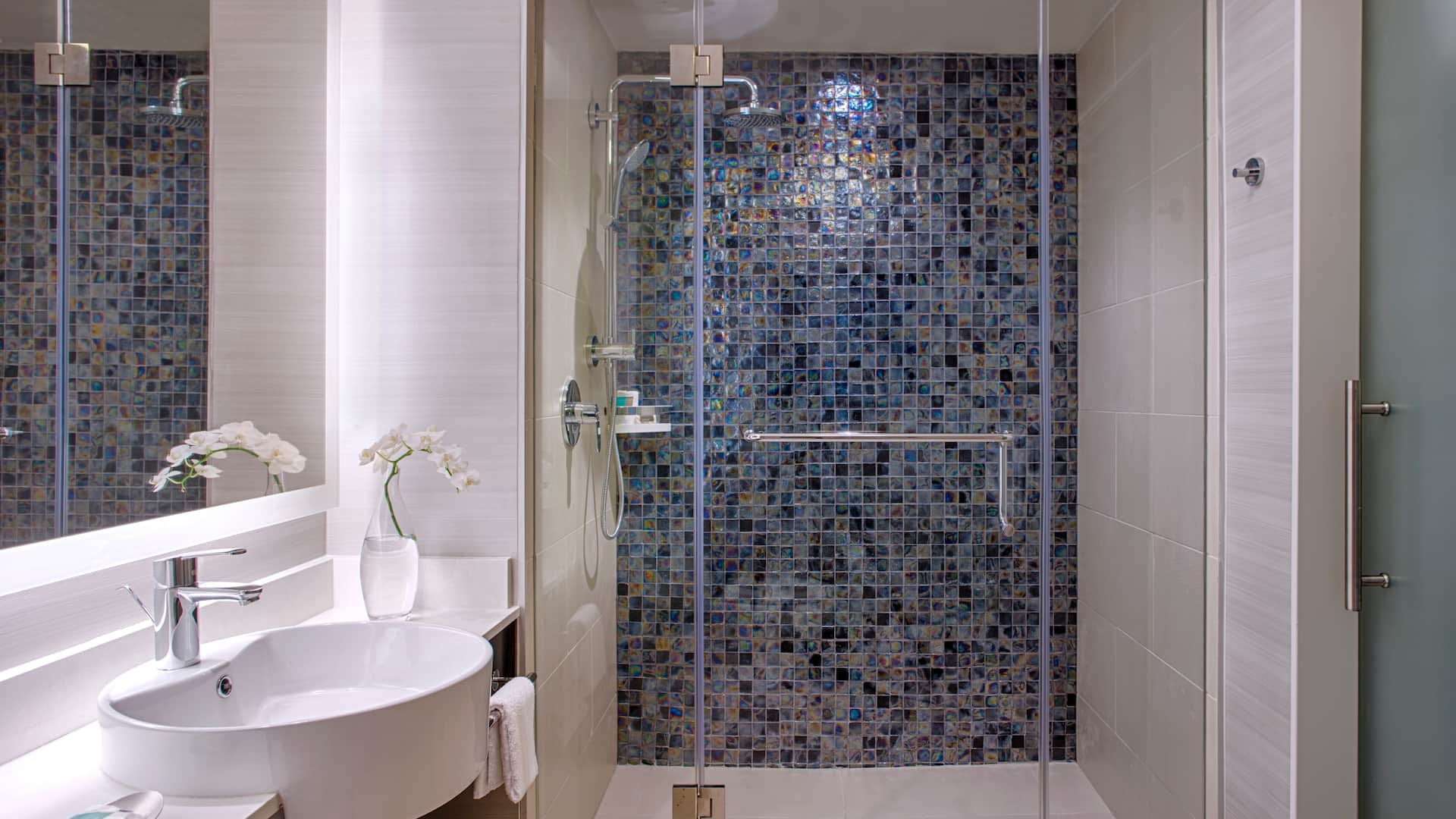 3 of 3 Hyatt Regency La Jolla at Aventine King Bath