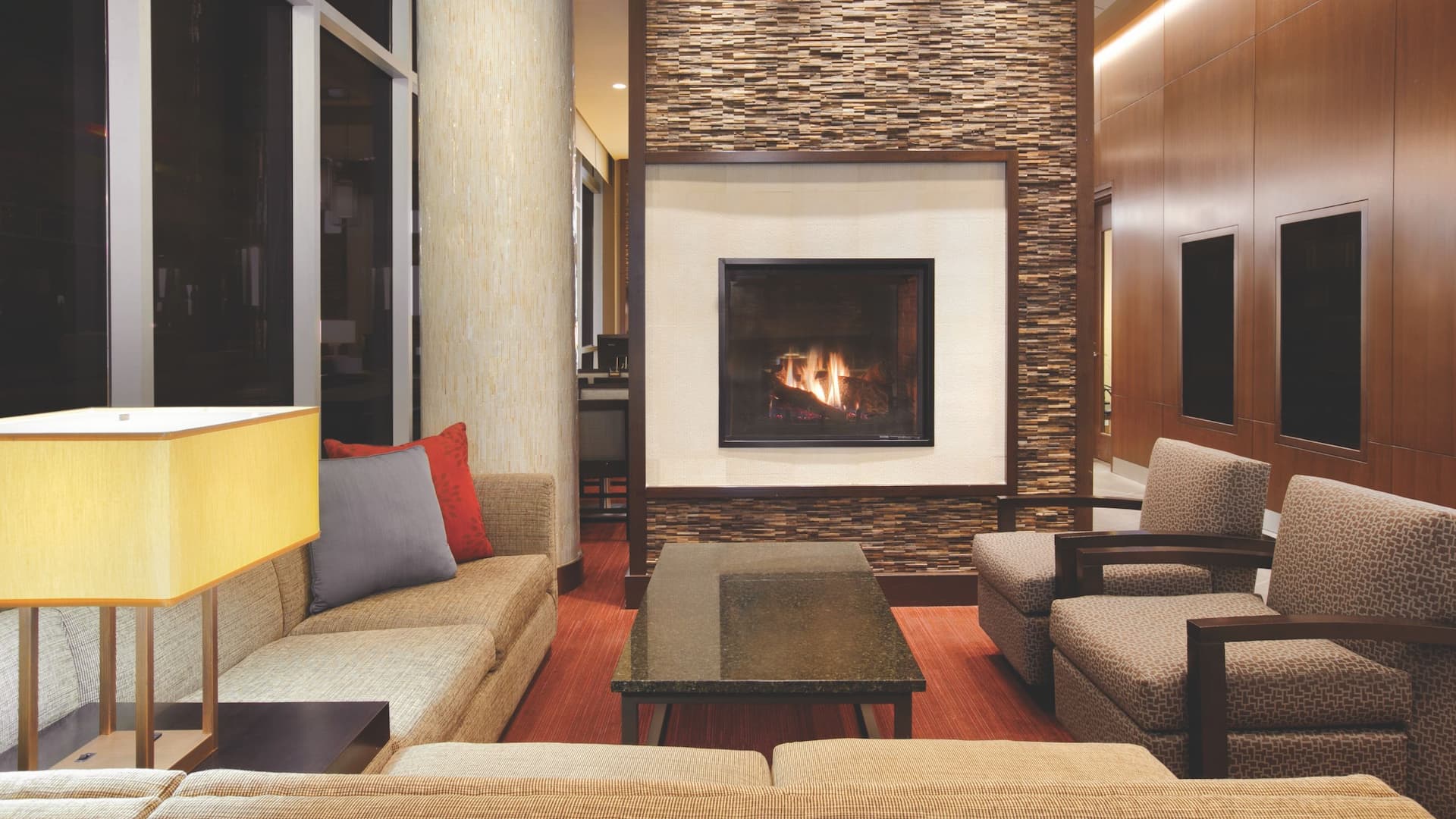 Hyatt Place Chicago-South/University Medical Center Gallery Seating Area