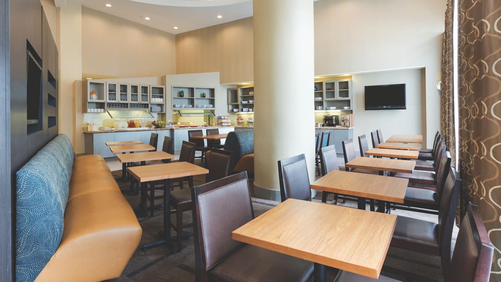 Hyatt Place College Station Breakfast Area