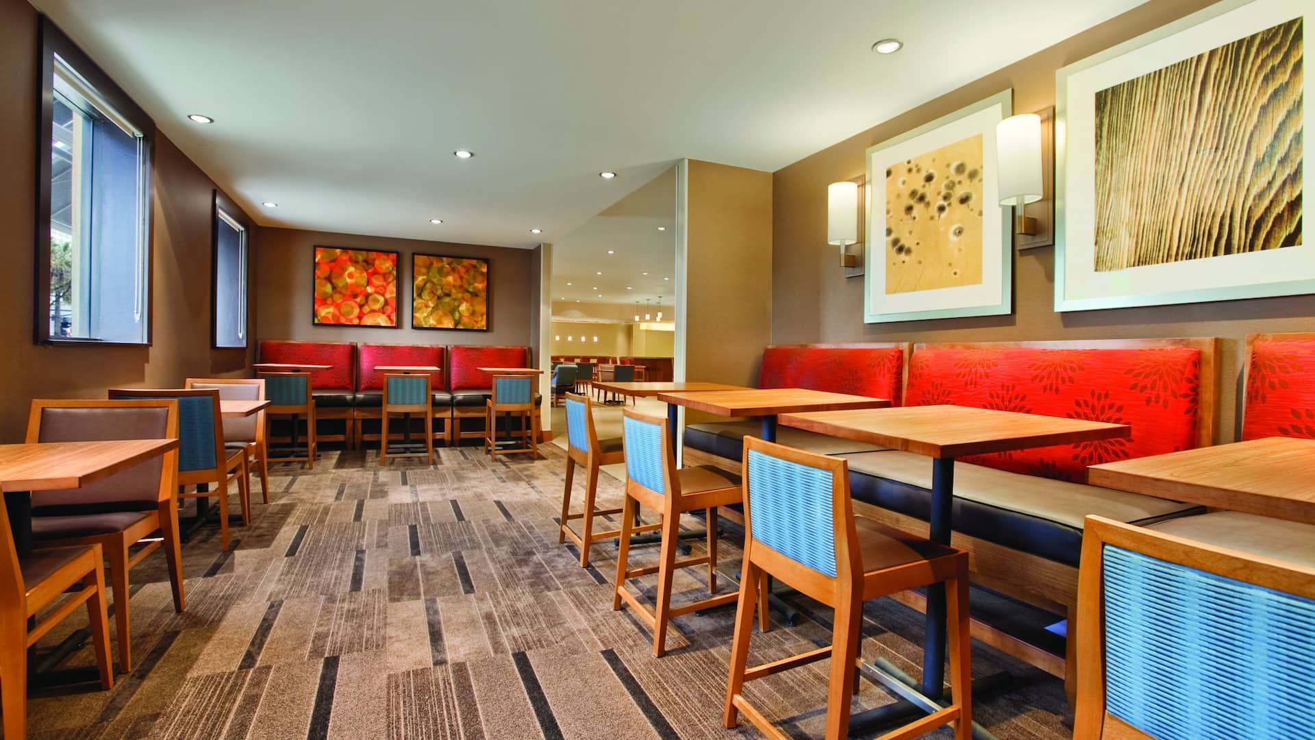 Hyatt Place San Jose/Downtown Bakery Cafe Seating