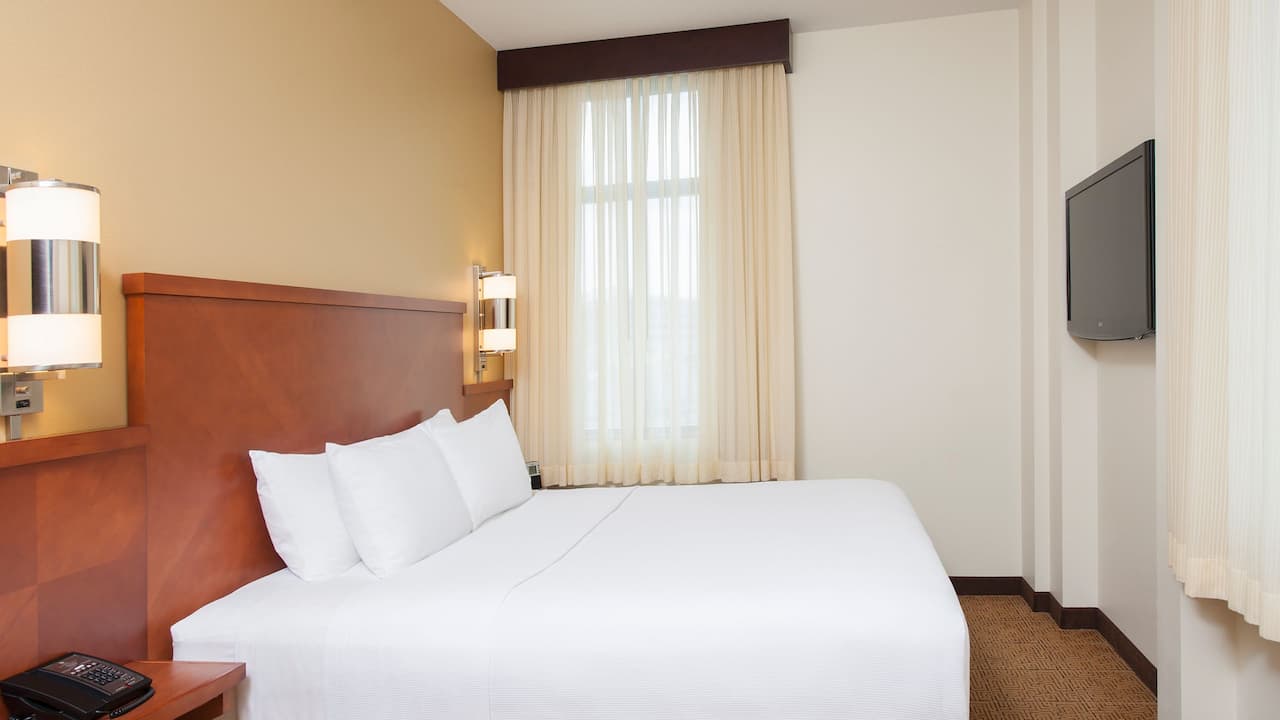 Suite Bedroom