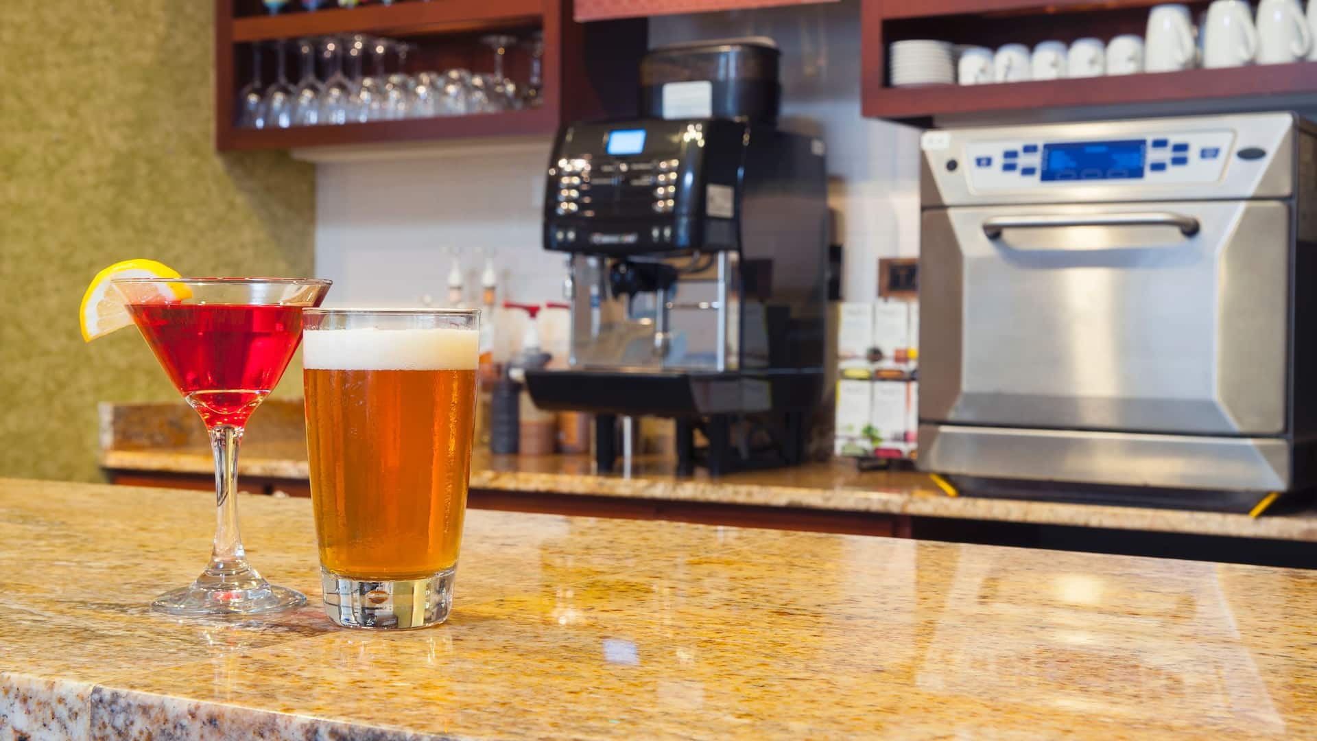 Hyatt Place Des Moines/Downtown Bar