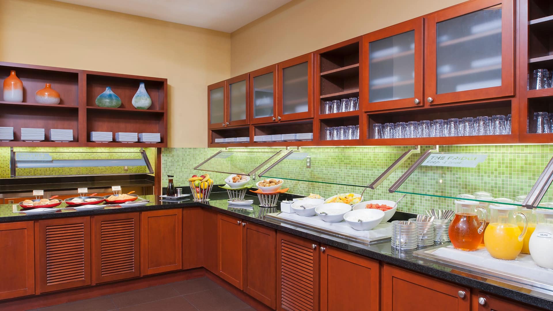 Hyatt Place Des Moines/Downtown Breakfast Buffet