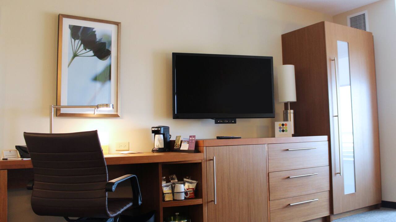 Guestroom Workstation