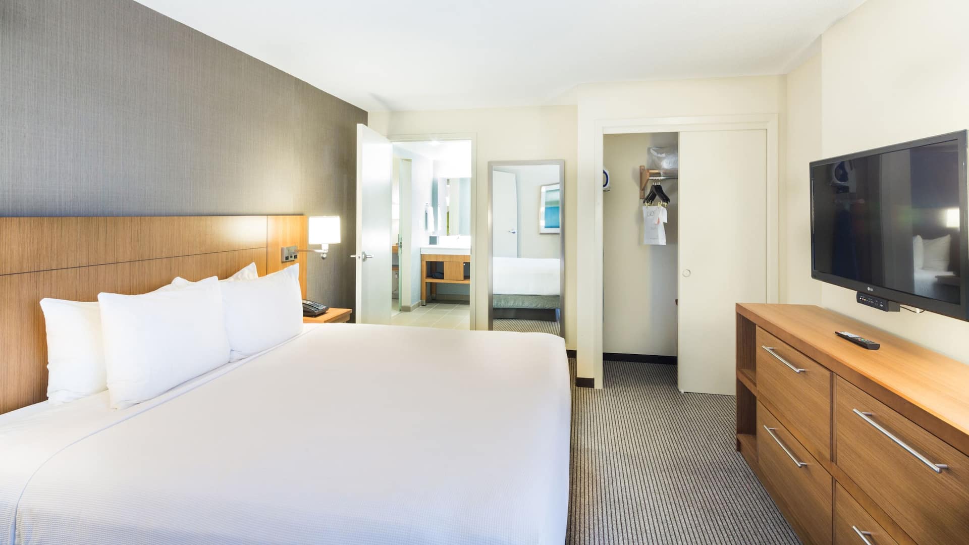 Hyatt Place Pensacola Airport Suite King