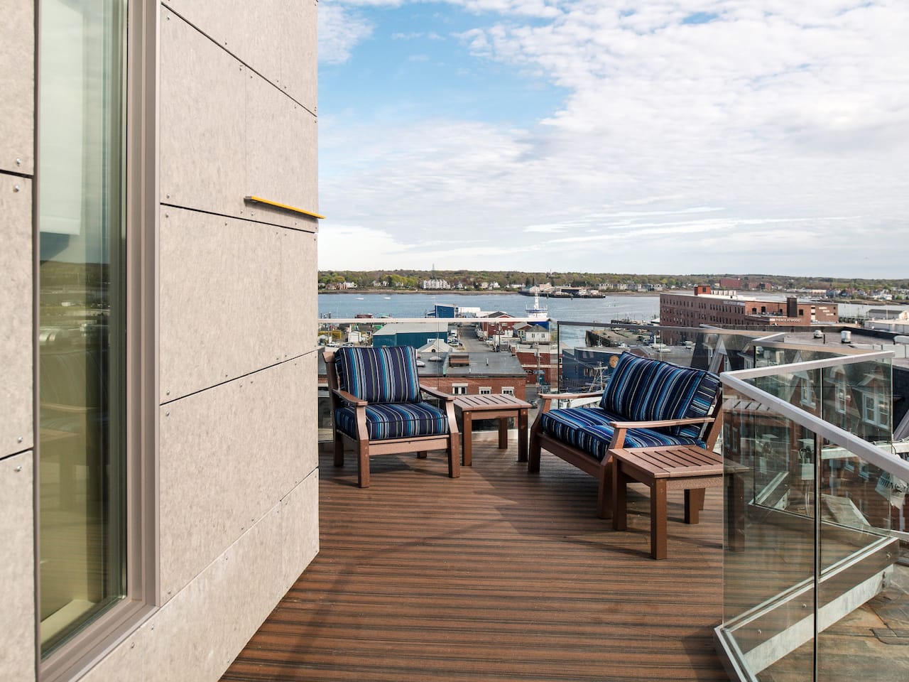 balcony
