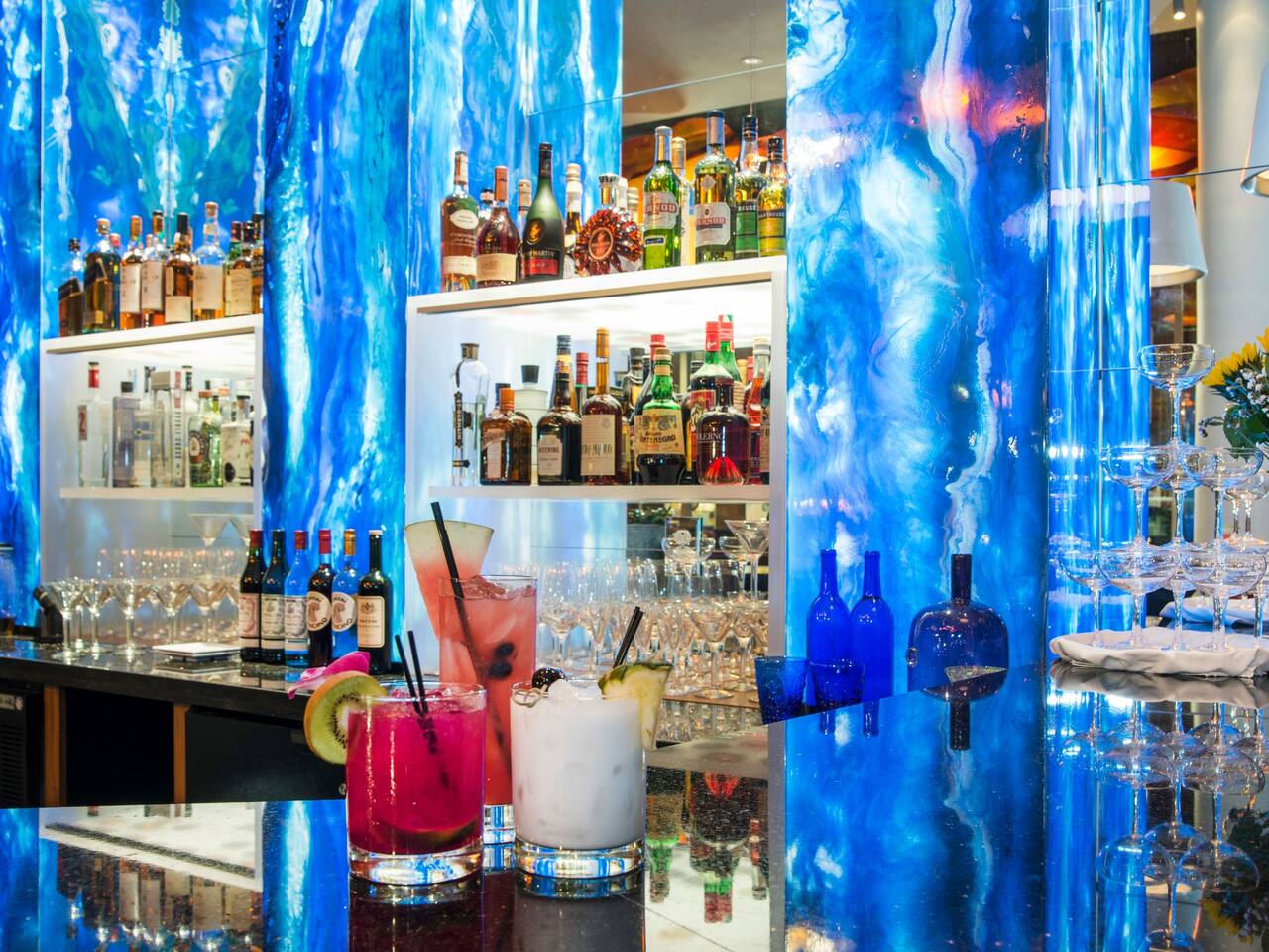 bar