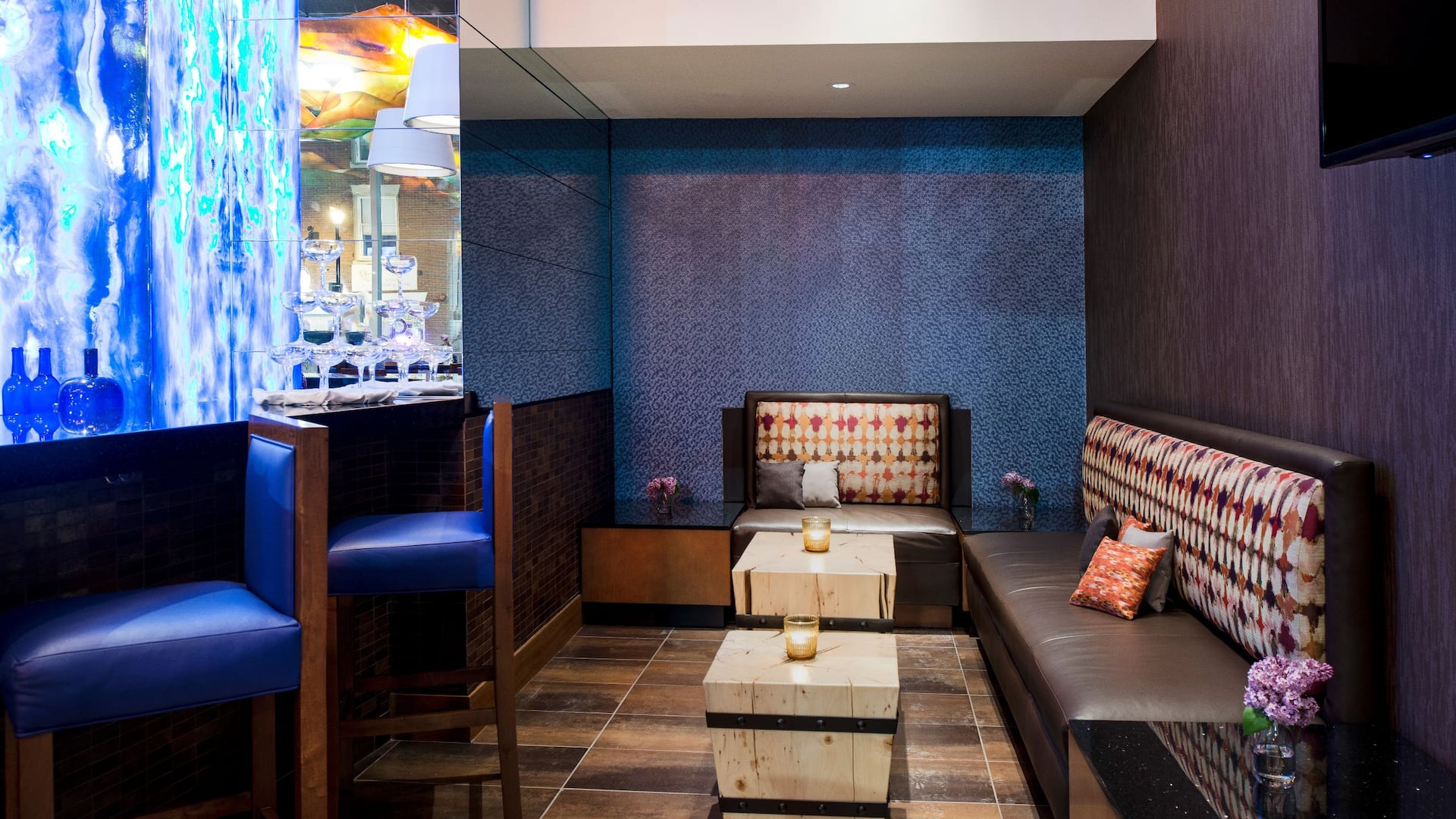 Hyatt Place Portland-Old Port Glass