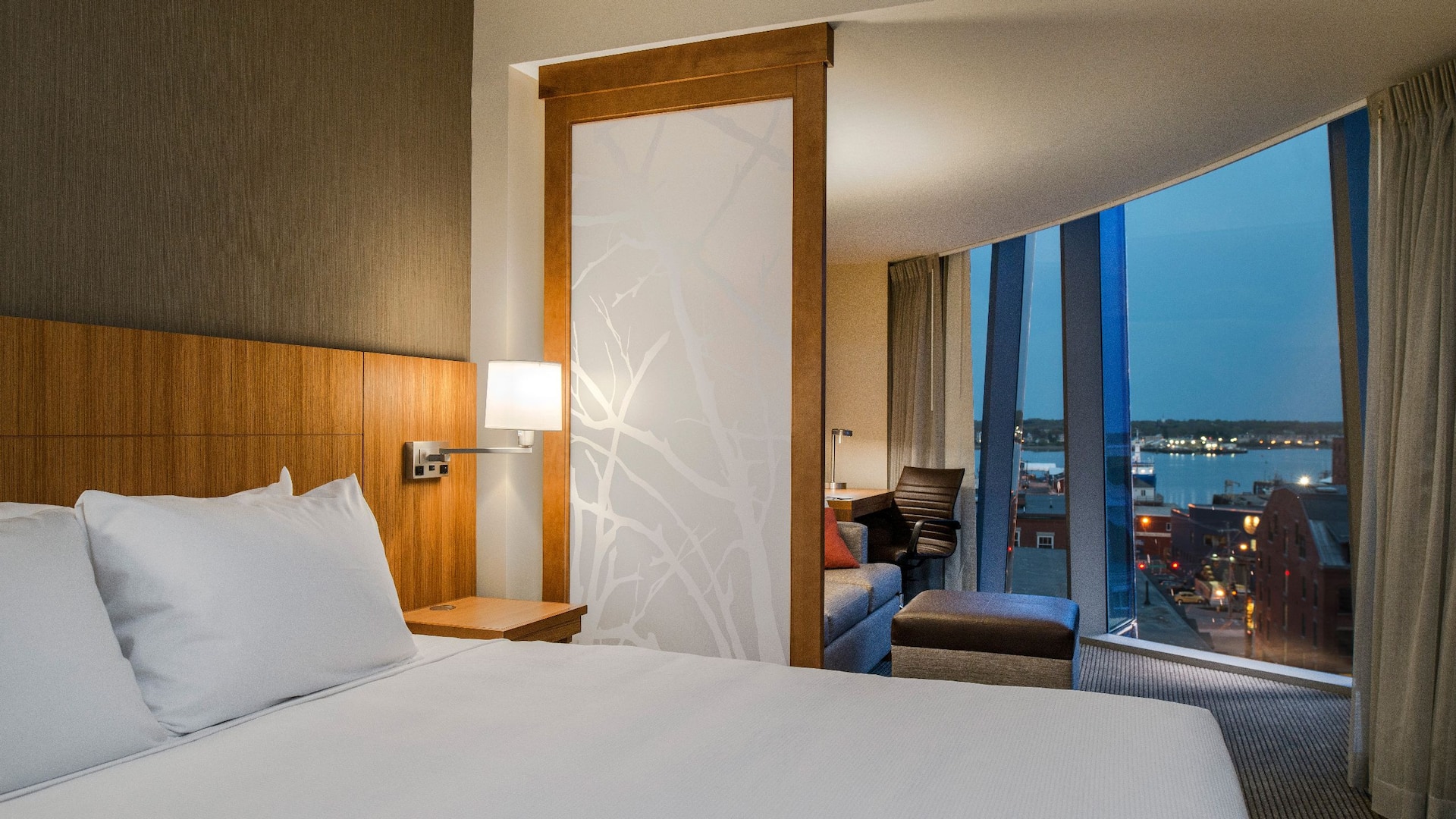 Hyatt Place Portland-Old Port Suite