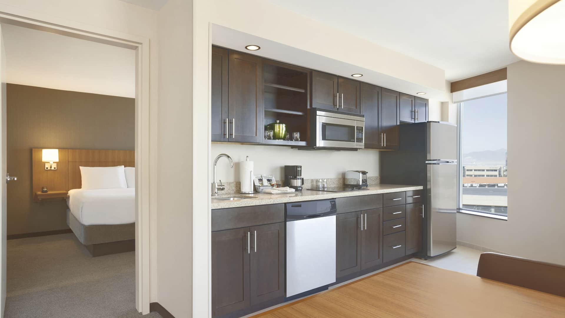 Hyatt Place Salt Lake City/Cottonwood Living Area with Kitchen
