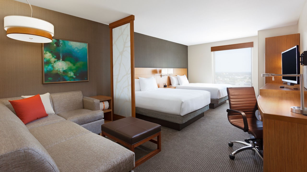Hyatt Place Business Man Cozy Corner