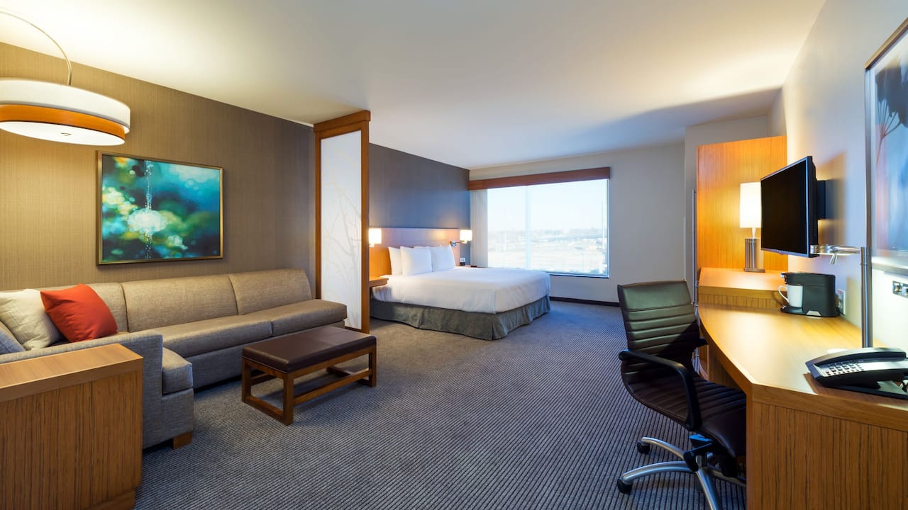 ADA Room with King Bed Hyatt Place Nashville Downtown