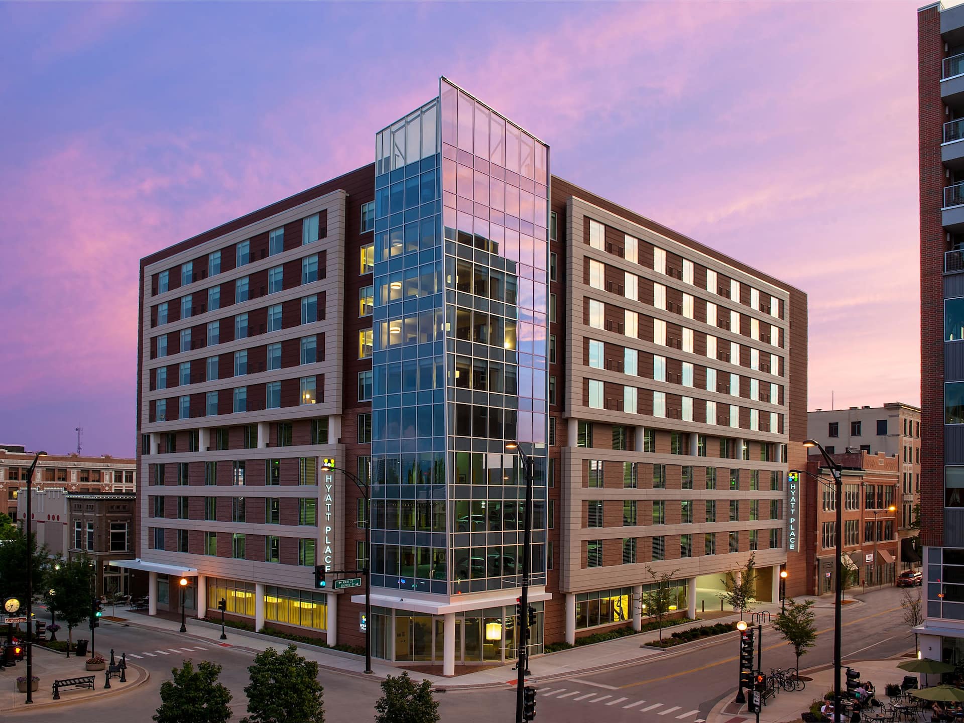 Hyatt Place Champaign/Urbana Exterior Night
