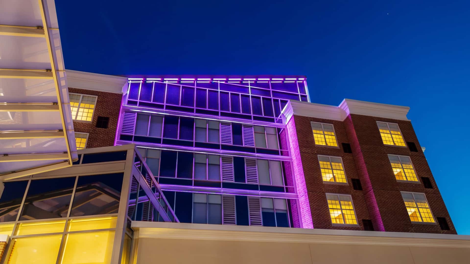 Hyatt Place Fredericksburg-Mary Washington Exterior Night
