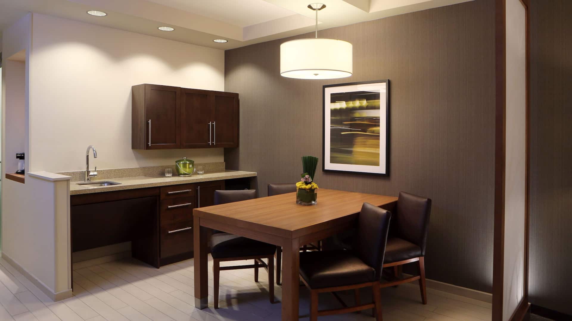 Hyatt Place Flushing/LaGuardia Airport Suite