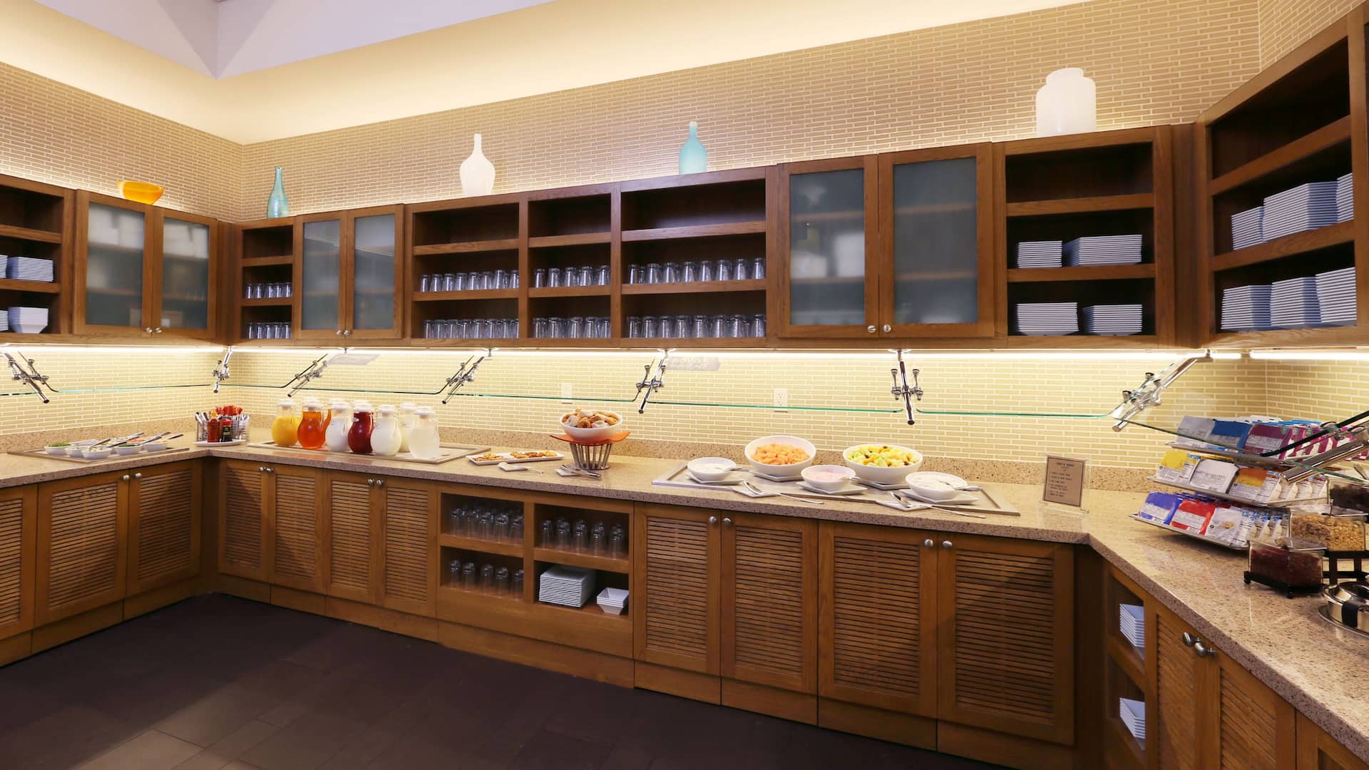 Hyatt Place Flushing/LaGuardia Airport Breakfast Buffet