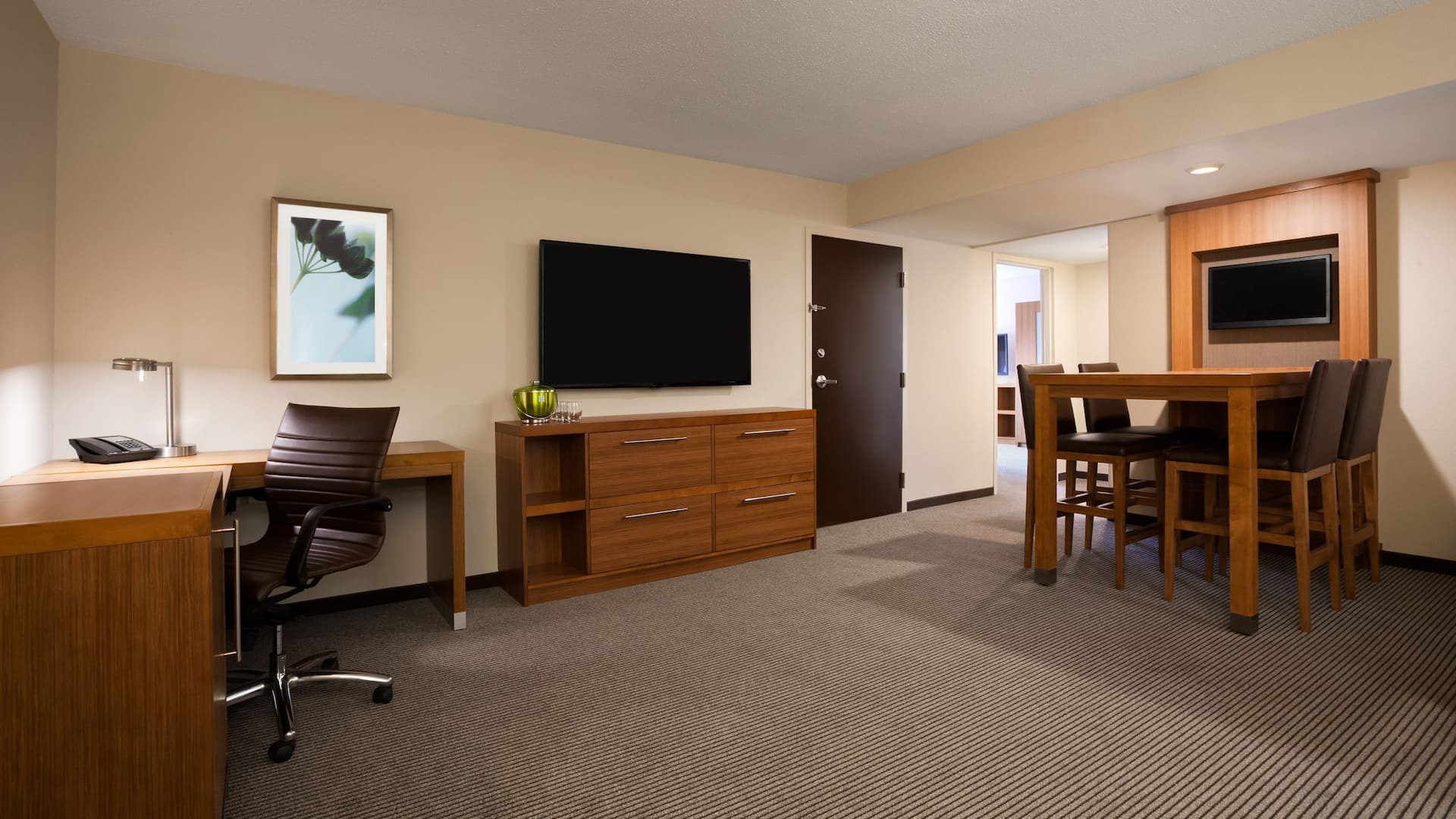 Hyatt Place Minneapolis/Downtown Two Bedroom Suite
