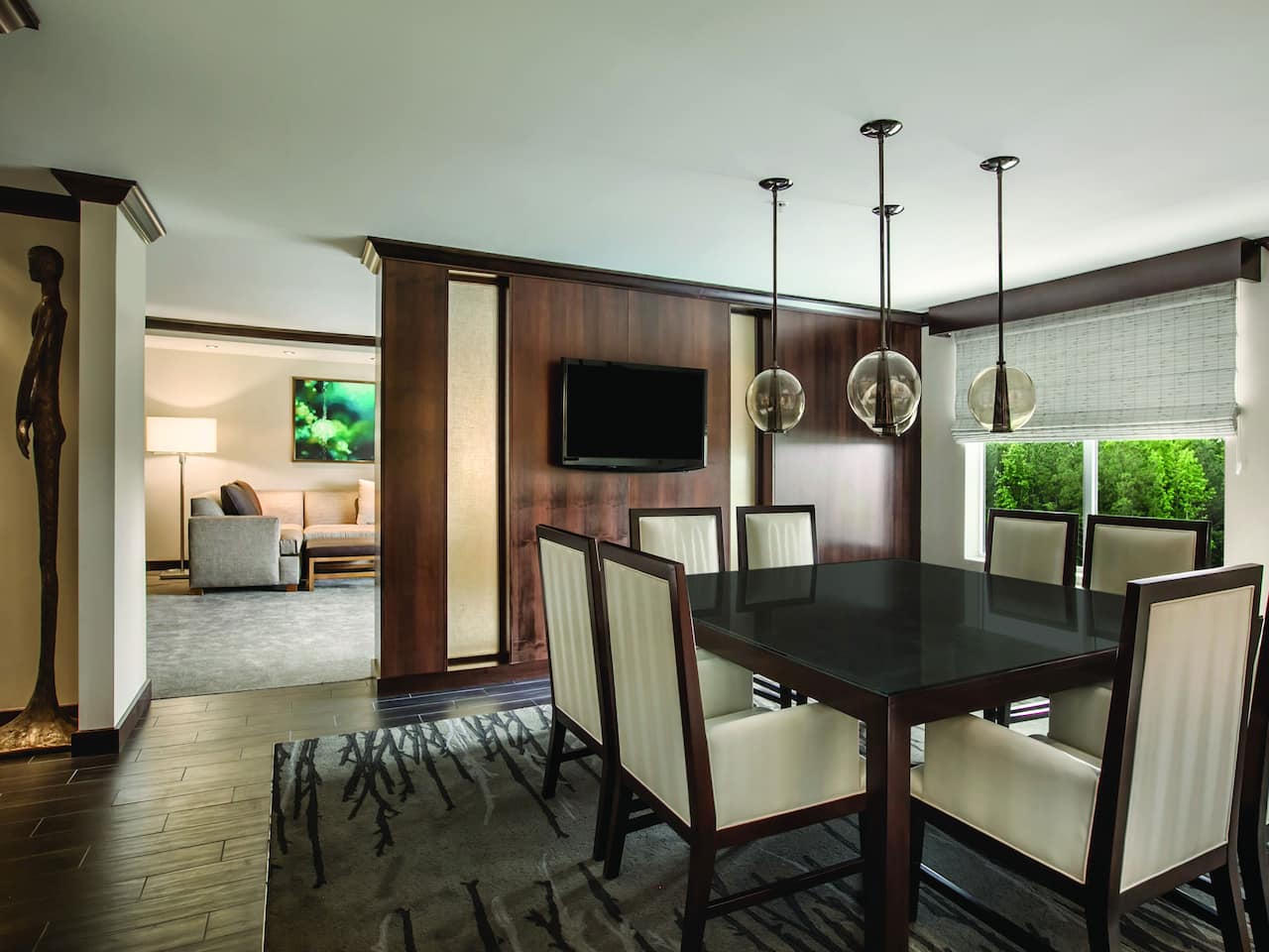 Exec King Suite Dining Area