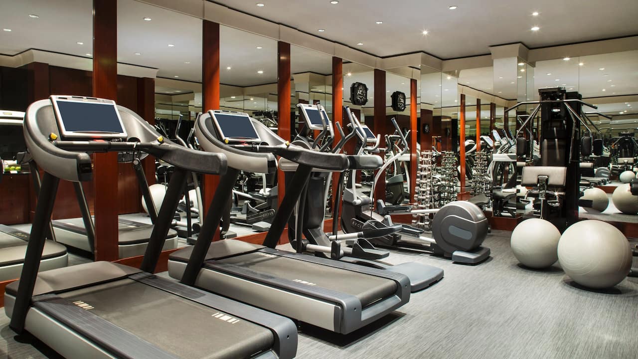 Fitness center with treadmills  and ellipticals Hotel Park Hyatt Paris - Vendôme 