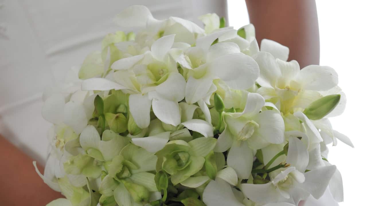 Maldives wedding packages bouquet