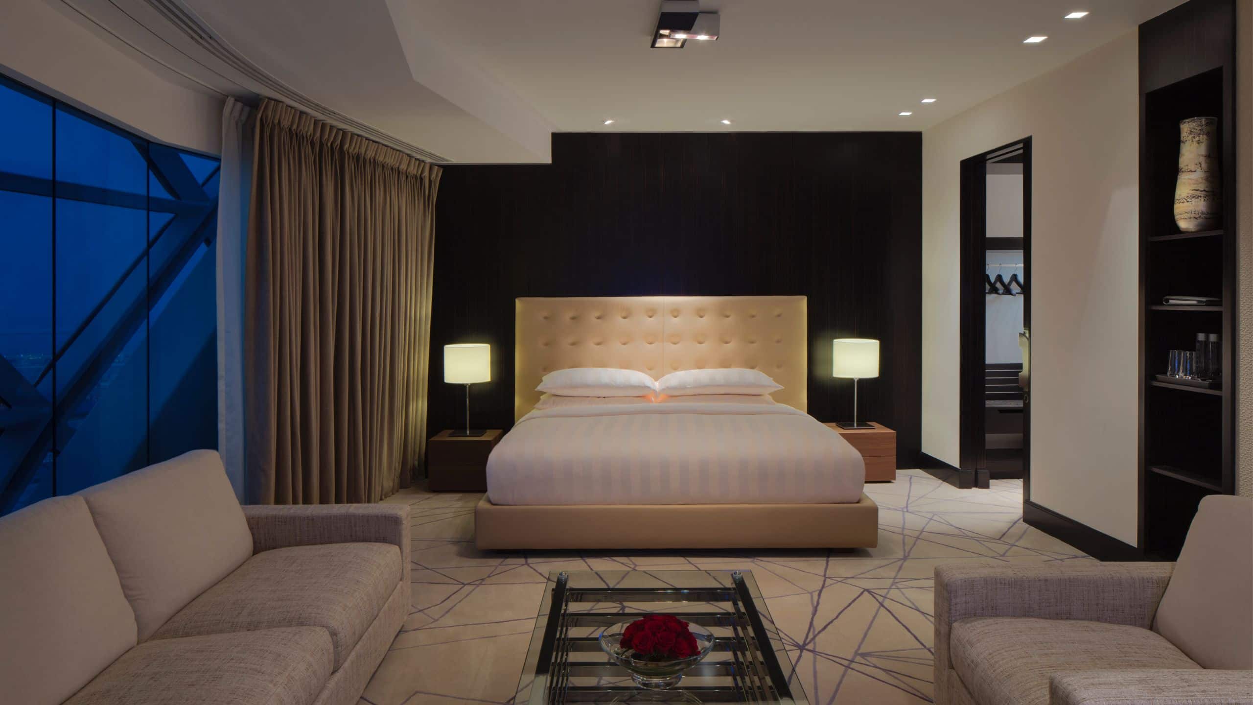 Andaz Capital Gate, Abu Dhabi Presidential Suite Bedroom