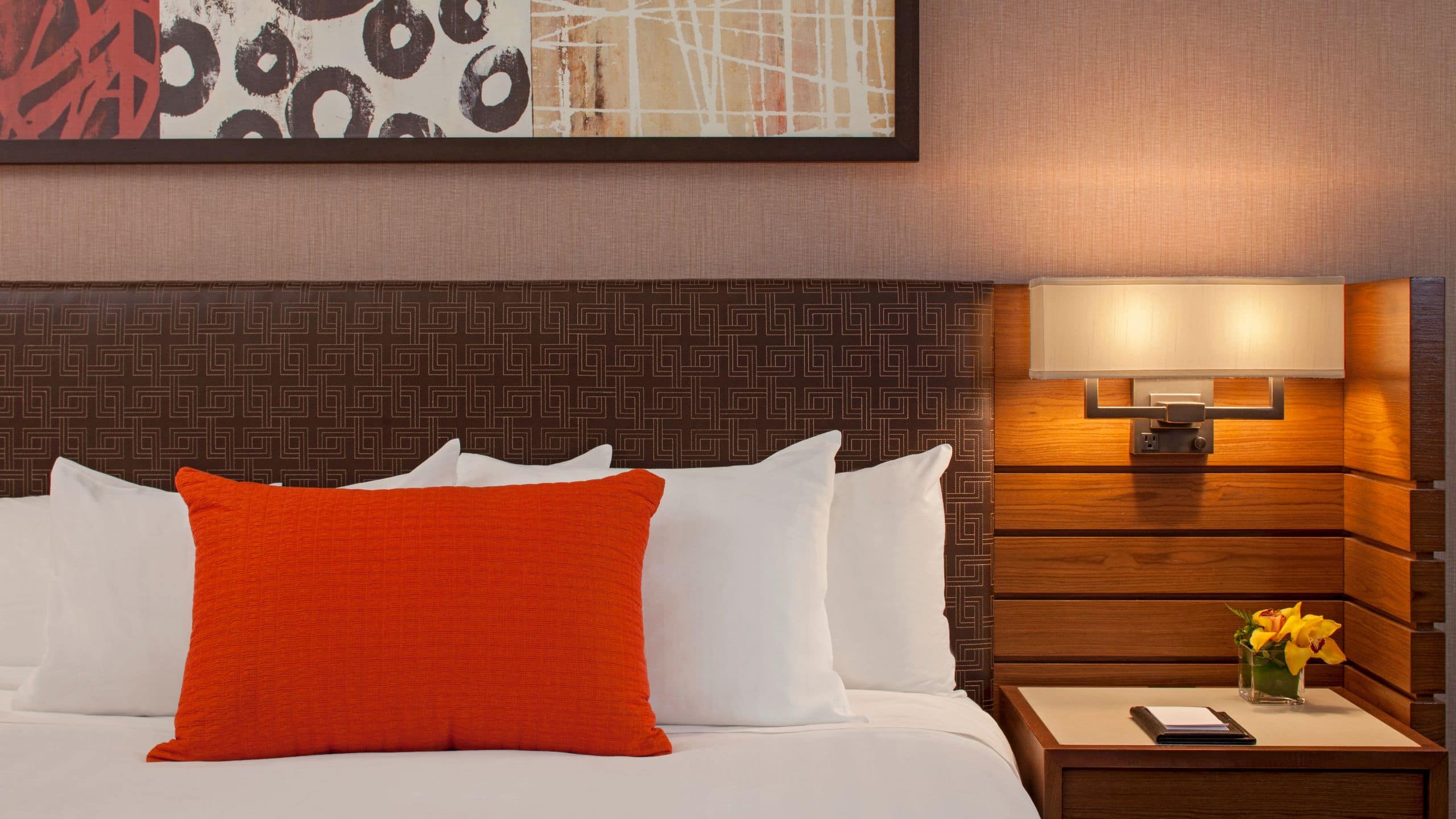 Hyatt Lodge Oak Brook Chicago Standard King Bed Detail