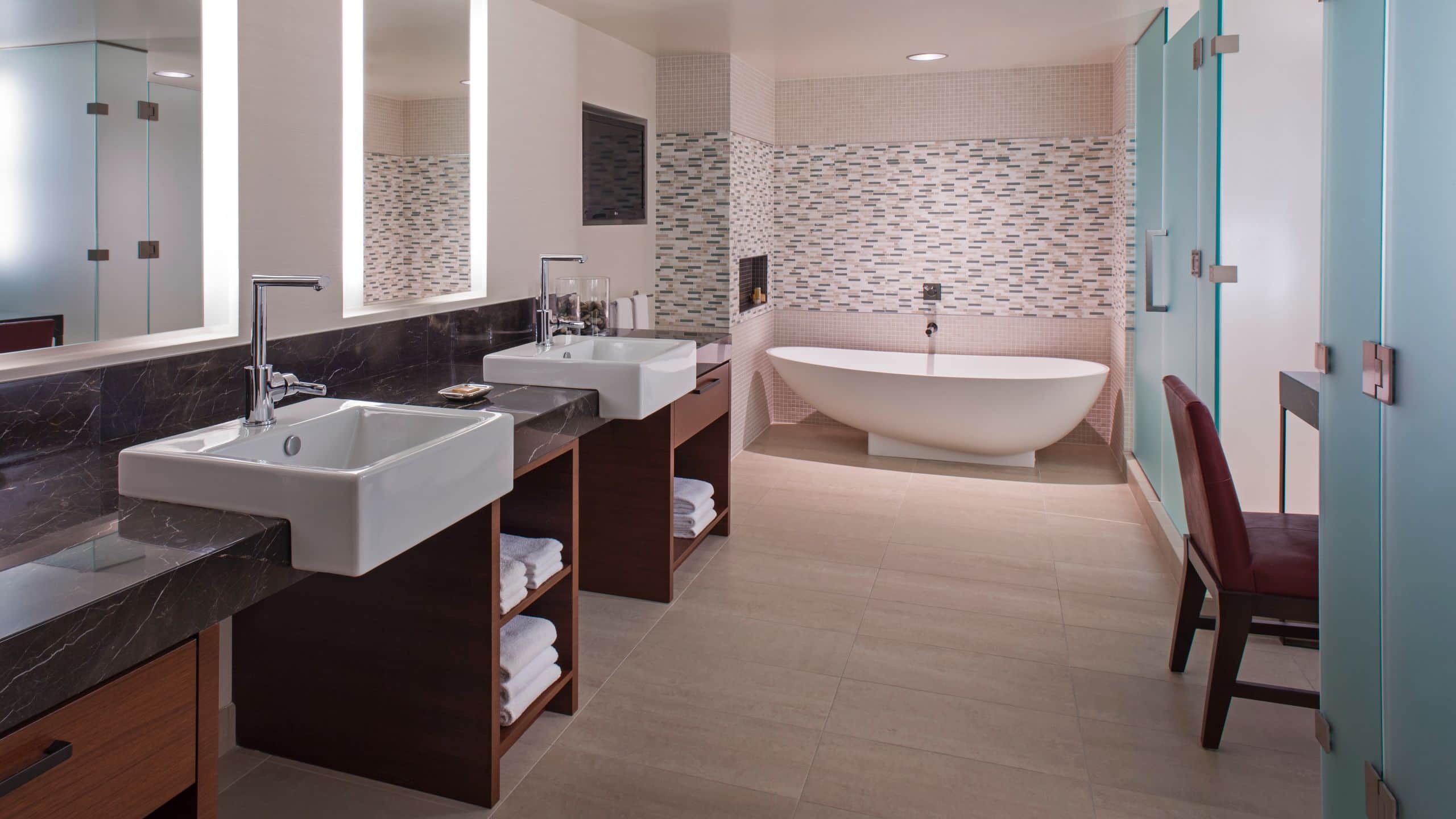 2 de 3 Hyatt Lodge Oak Brook Chicago Evergreen Suite Bathroom