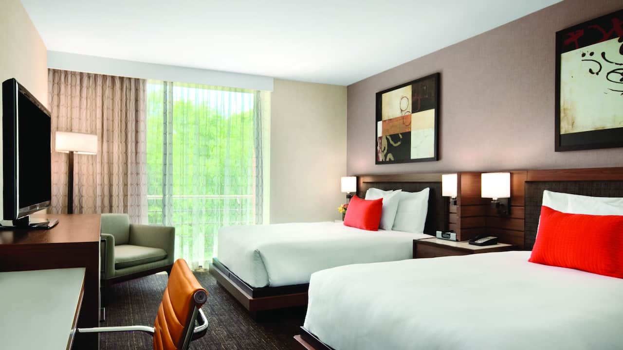Double Queen Guestroom
