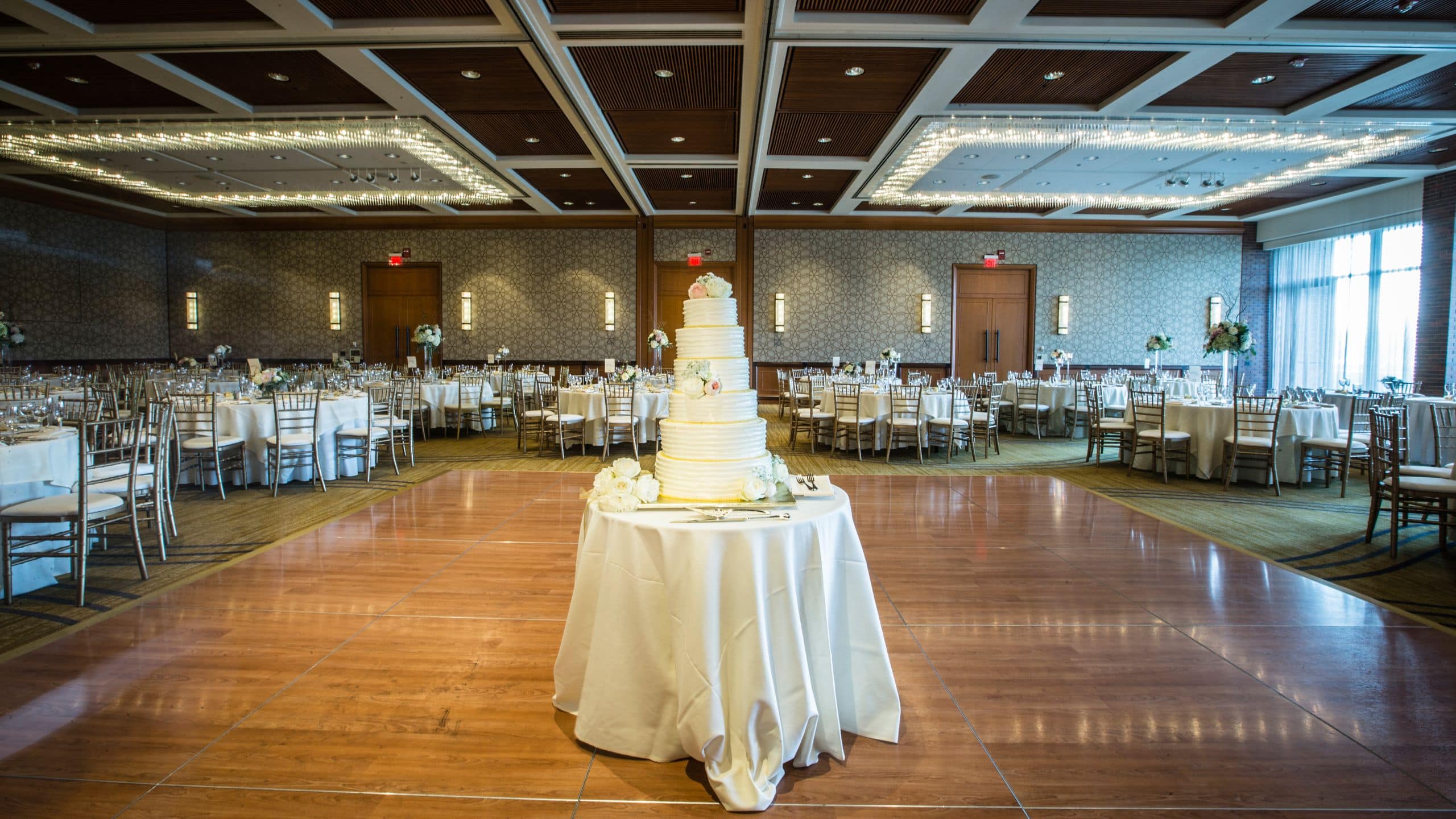 Hyatt Lodge Oak Brook Chicago Wedding Cake