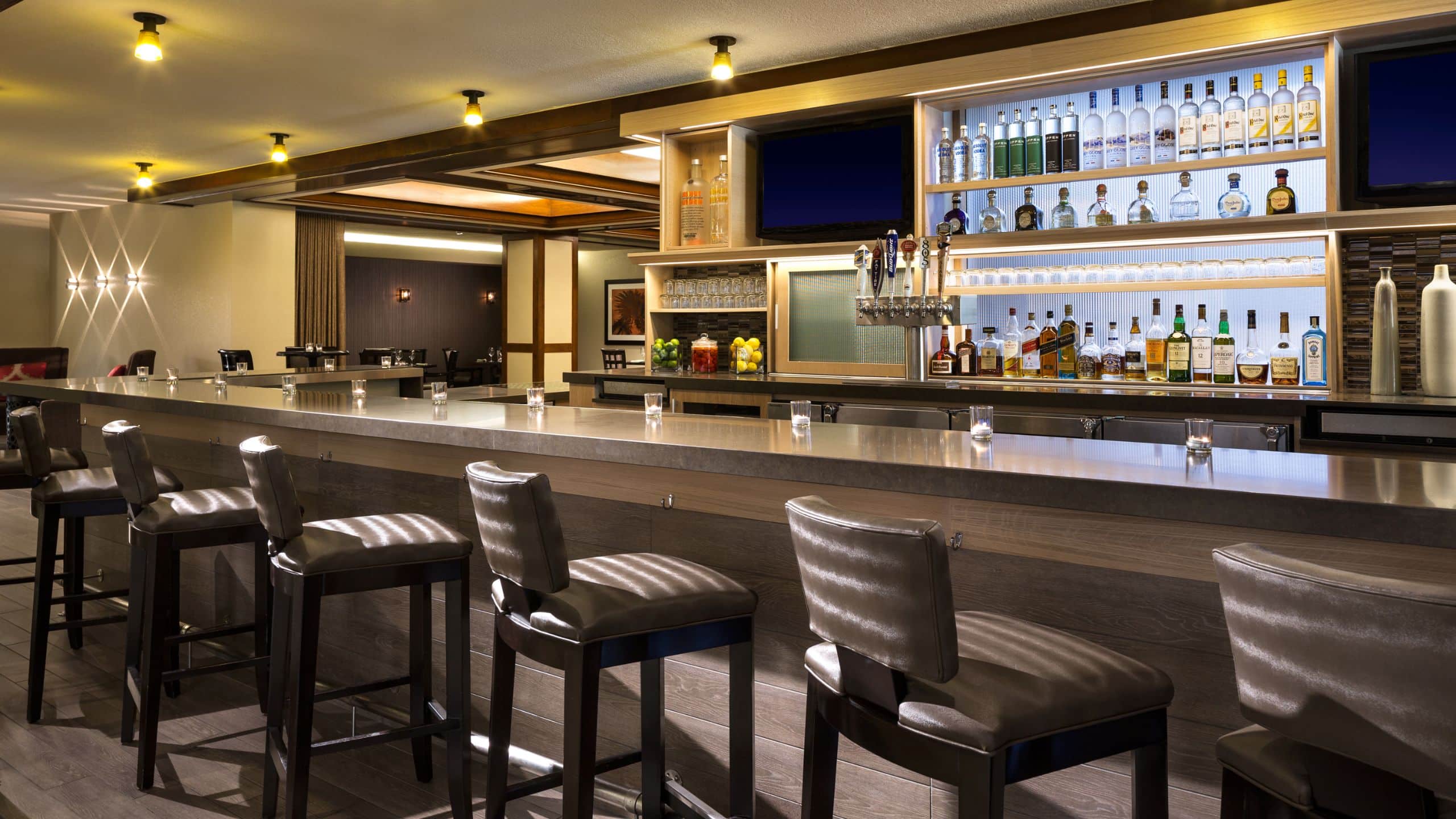 Hyatt Regency Westlake Harvest Bar