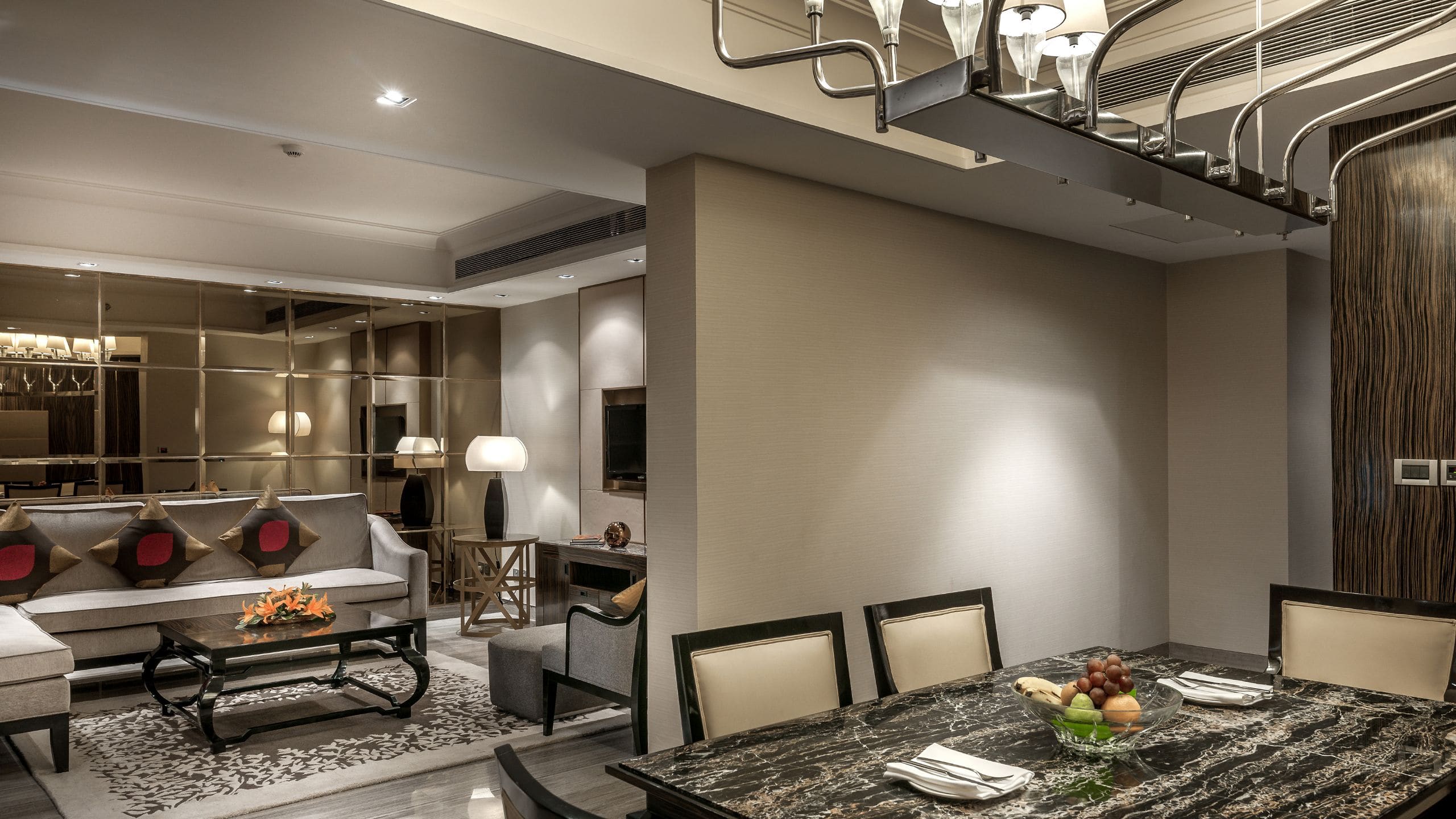 3/4 Hyatt Ahmedabad Executive Suite Dining Space