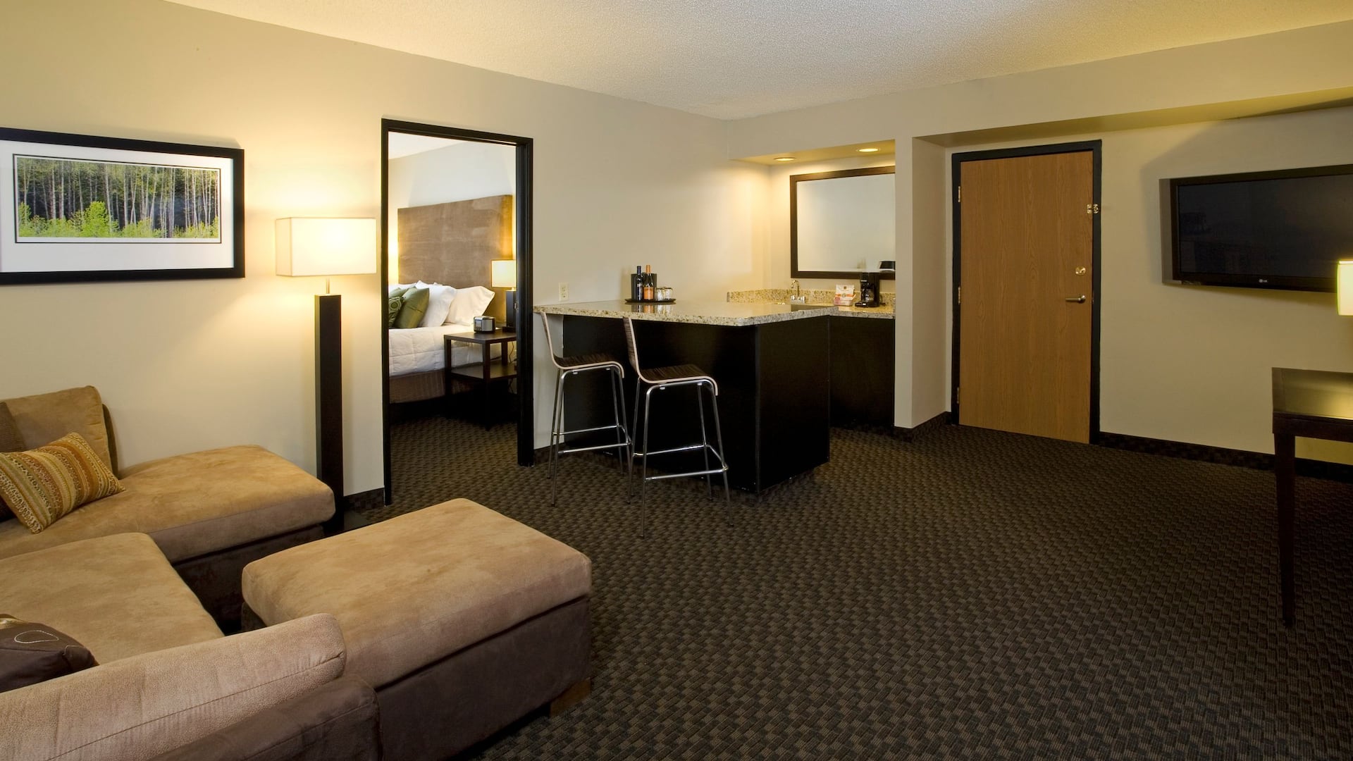 Hyatt Regency Green Bay Custom King Living Room