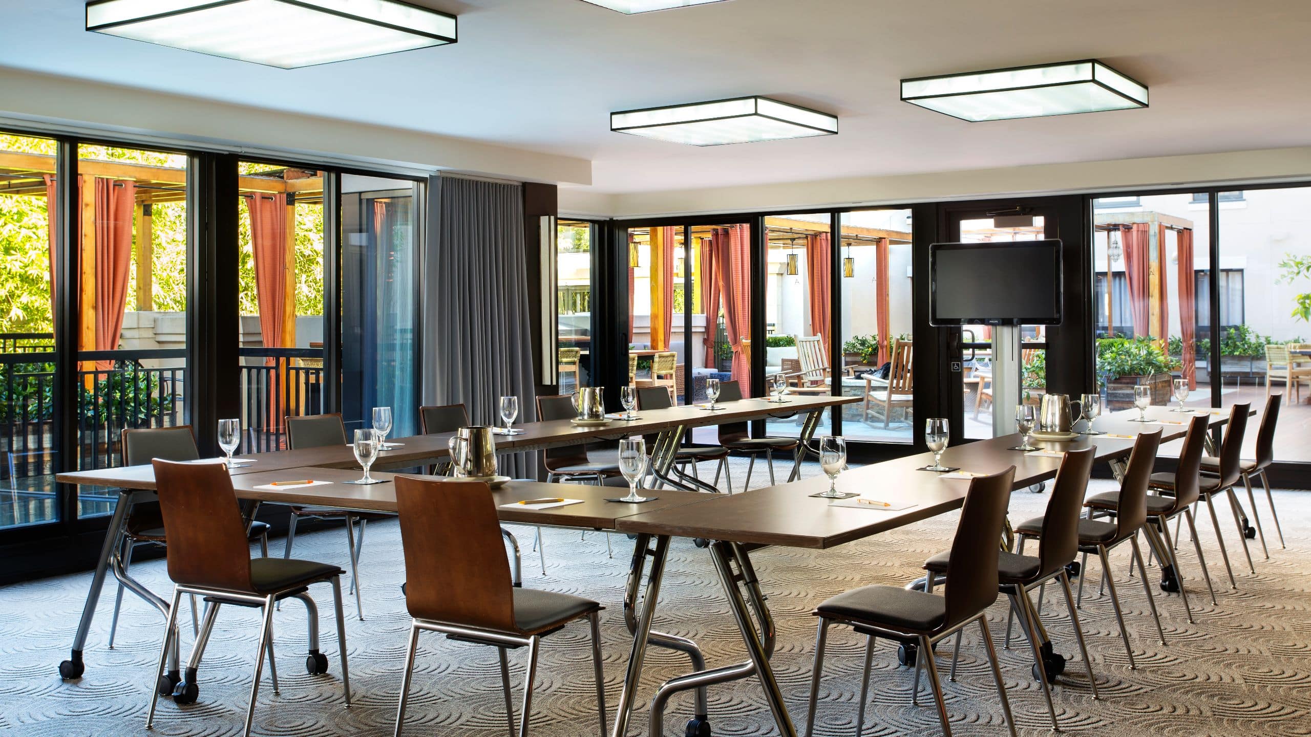 Andaz Napa Sunroom Meeting U Shape