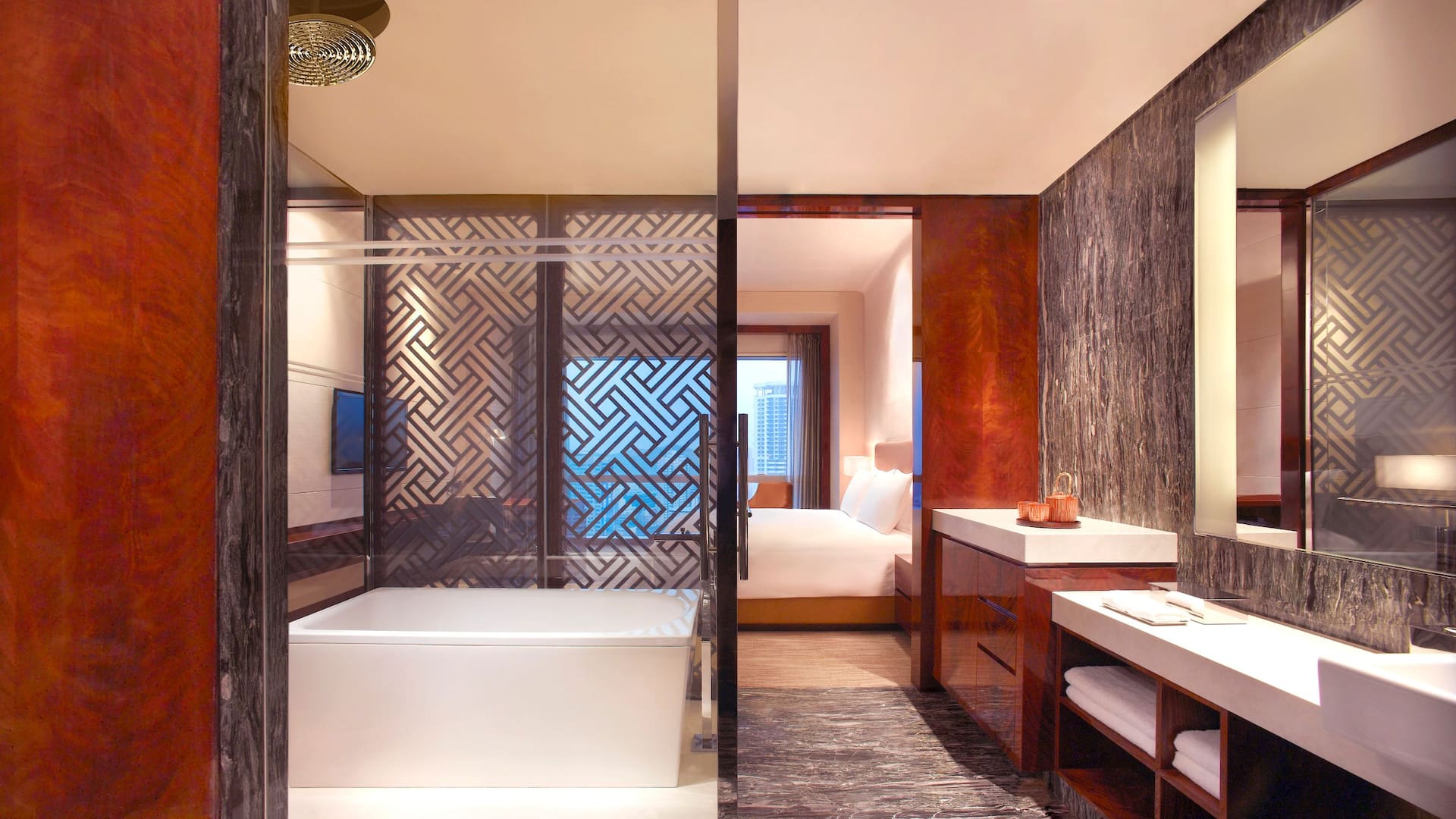 1 de 2 Grand Hyatt Shenzhen Bathroom