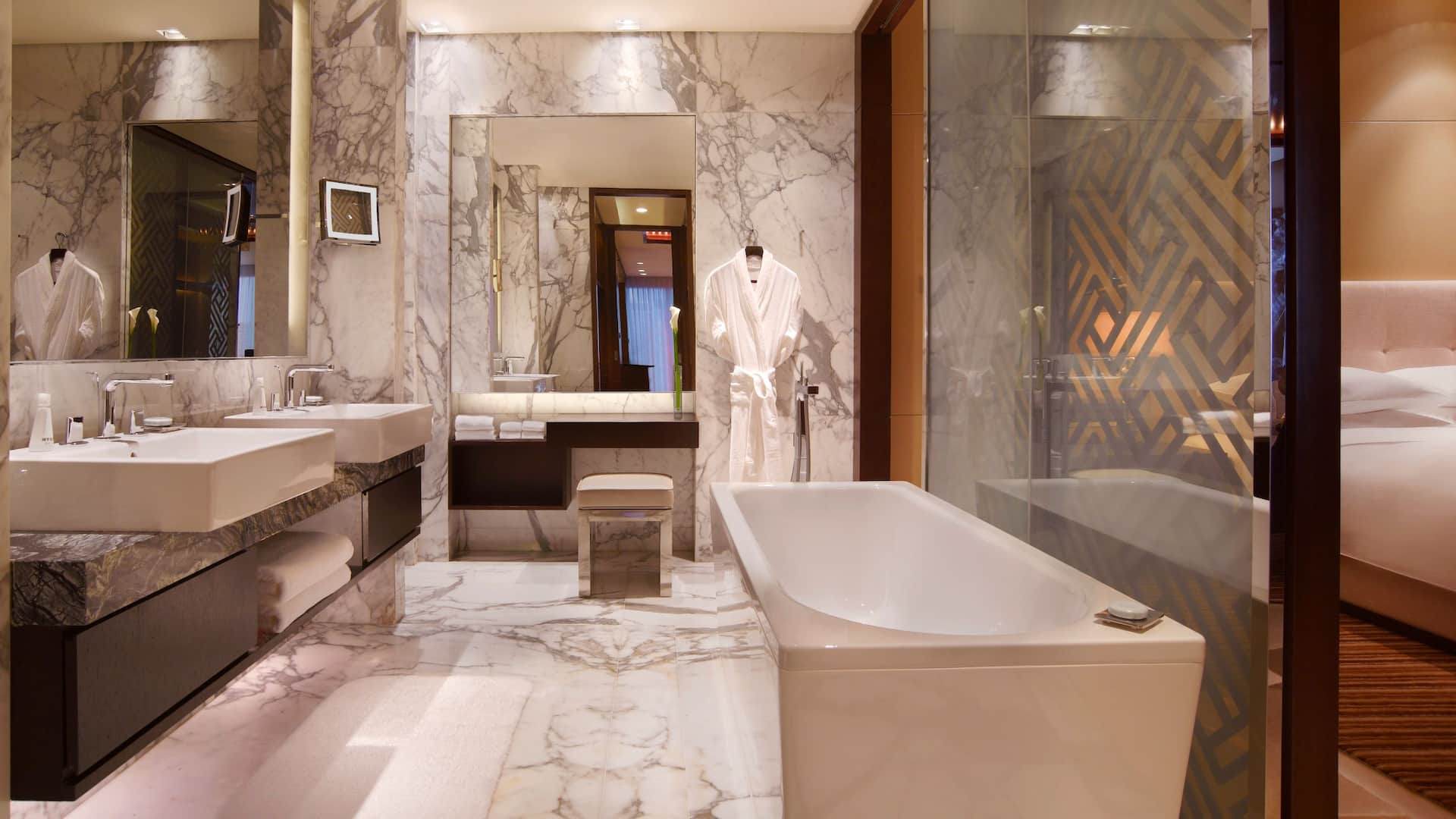 2 de 2 Grand Hyatt Shenzhen Bathroom