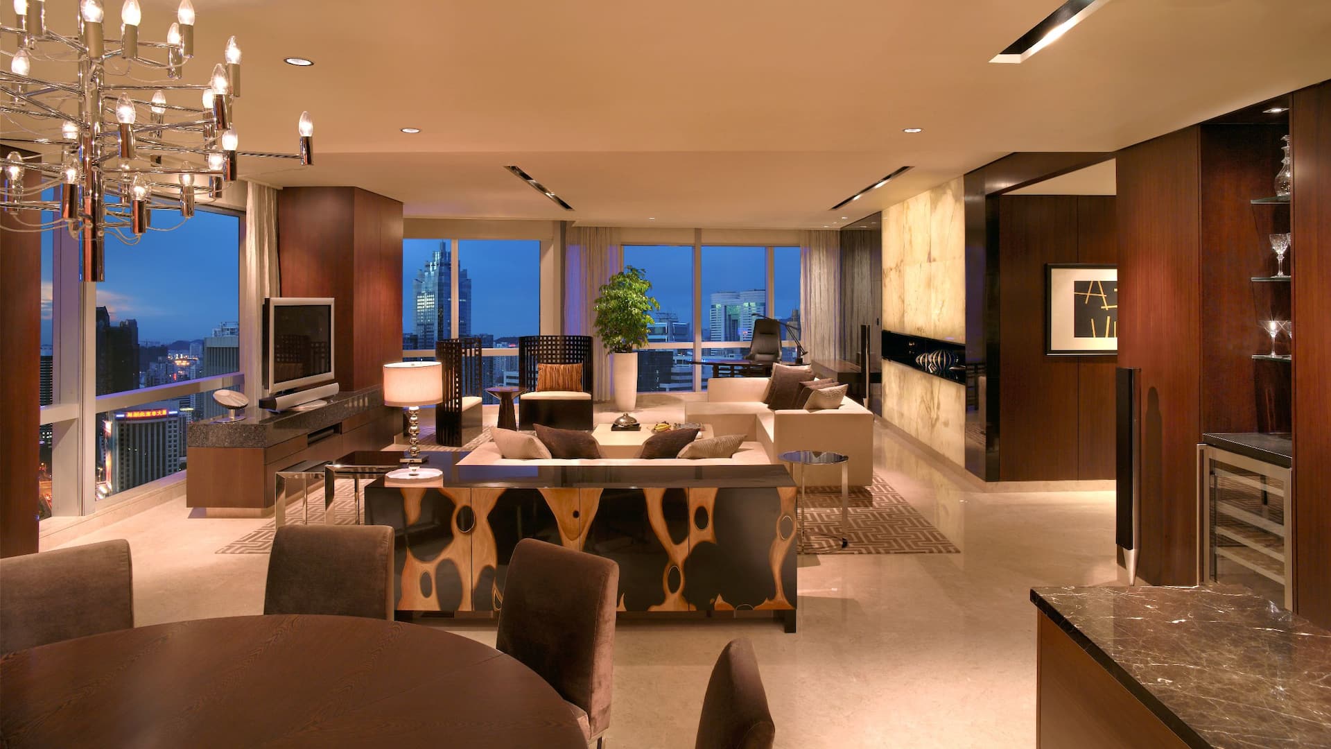 2 de 3 Grand Hyatt Shenzhen Chairman Suite Living Room