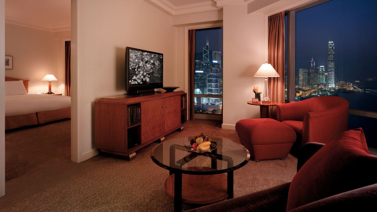 Grand Executive Harbor View suite