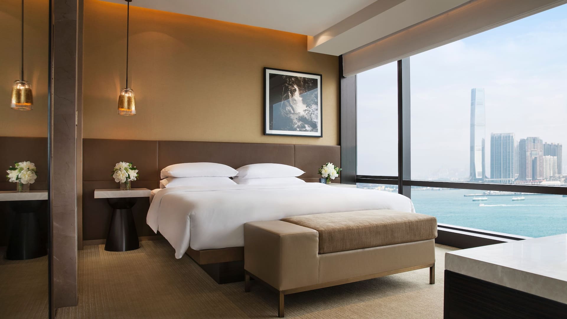 Diplomat Harbour View Suite 