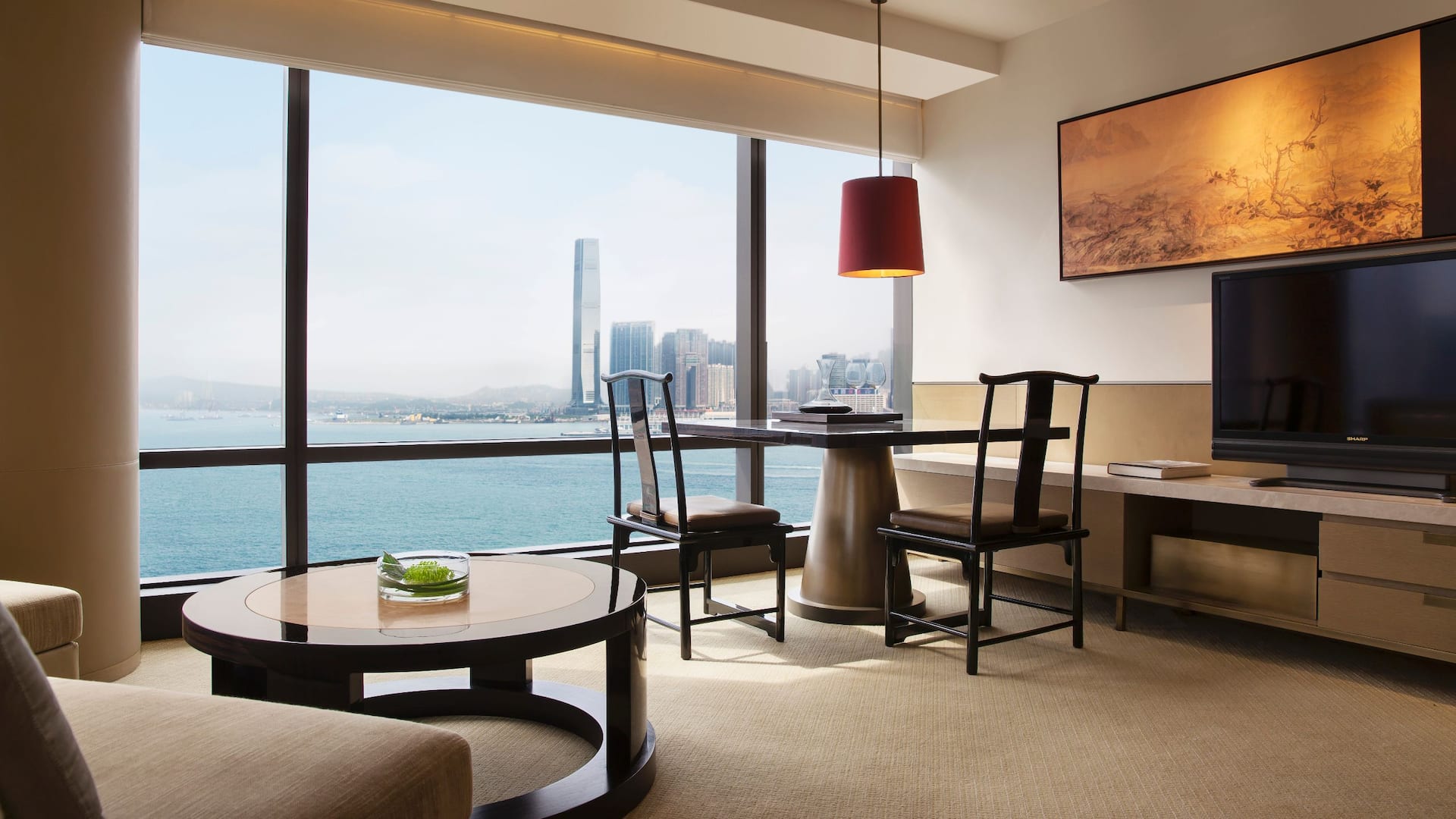 Grand Executive Harbour Suite