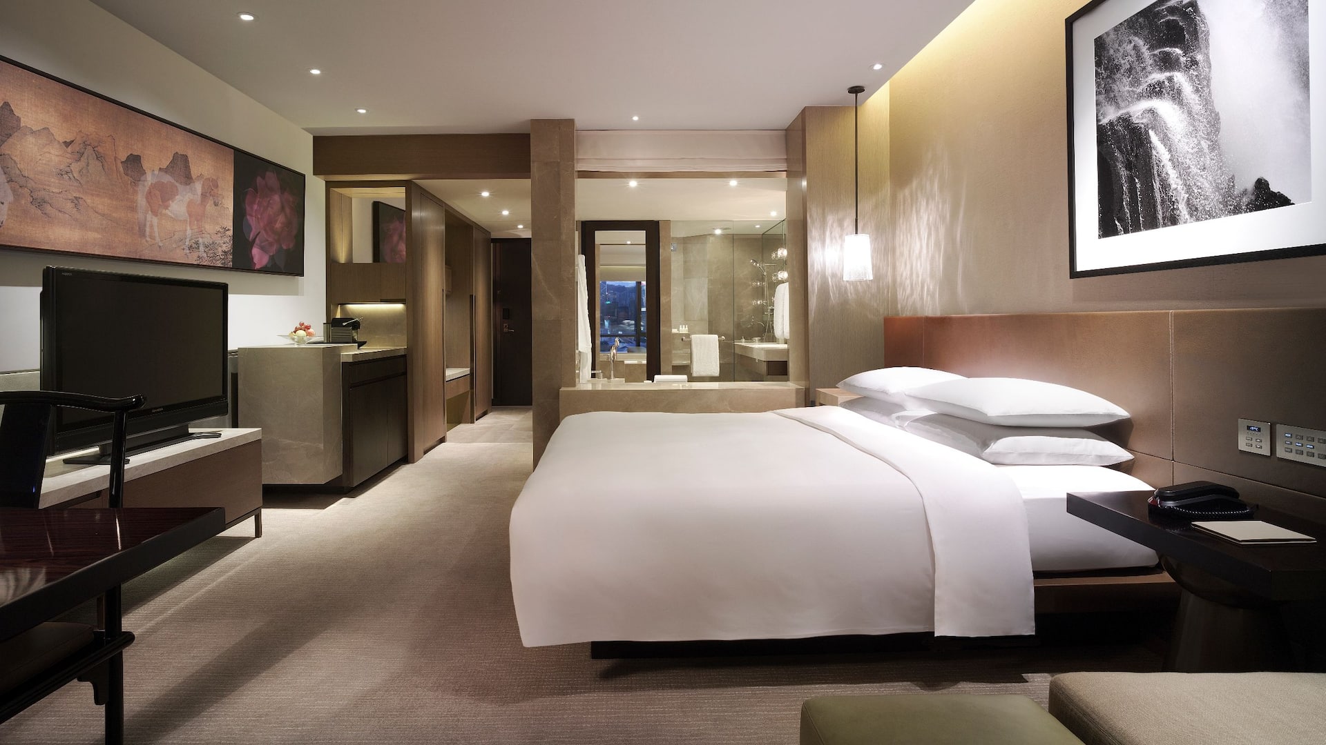 1 de 2 1 King Bed City View