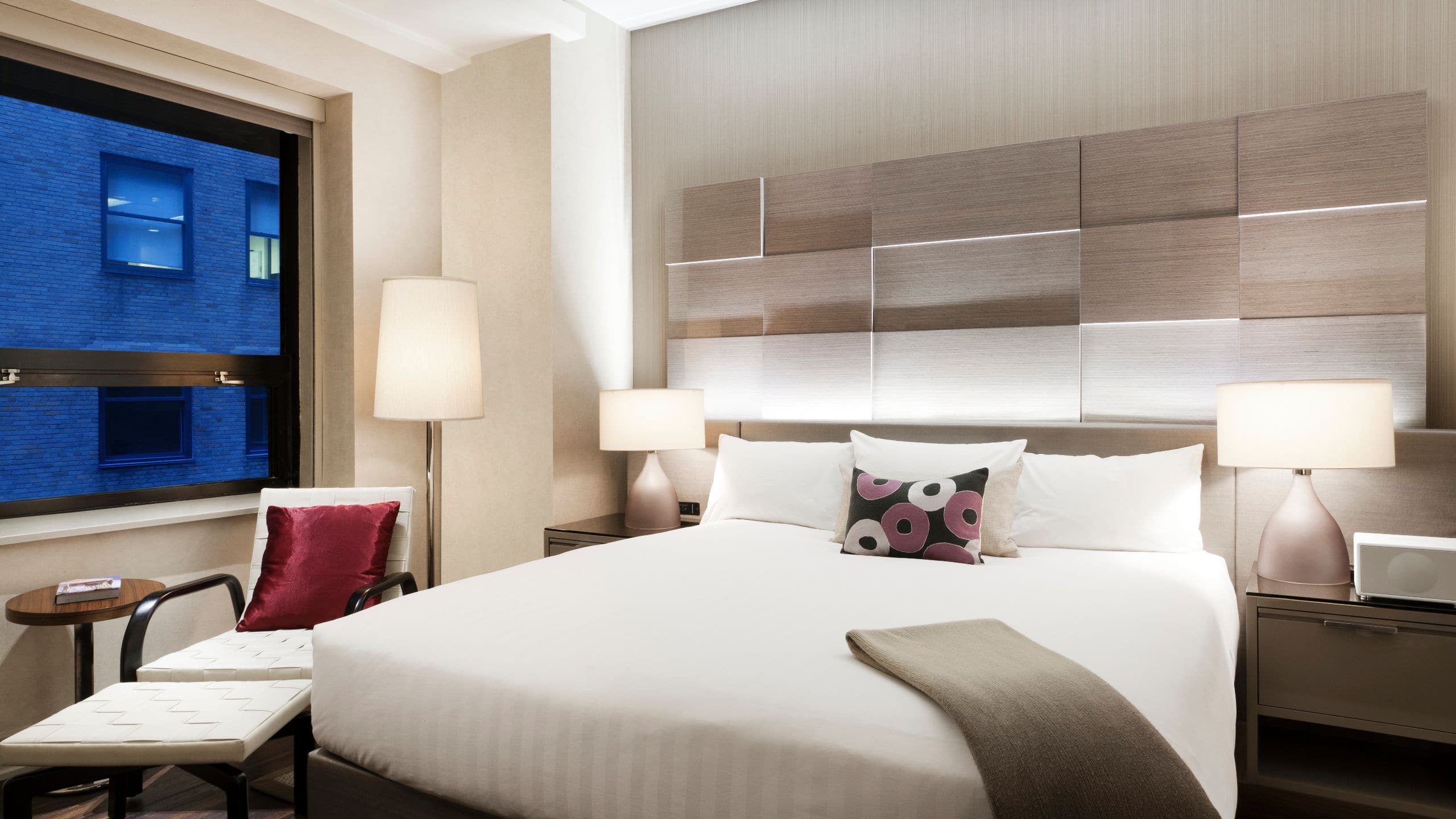 Hyatt Grand Central New York Junior Suite Bedroom