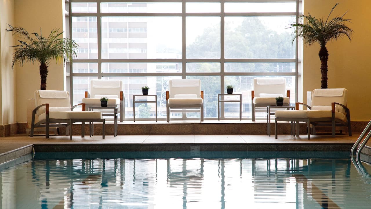 Amanary Spa indoor pool with loungers