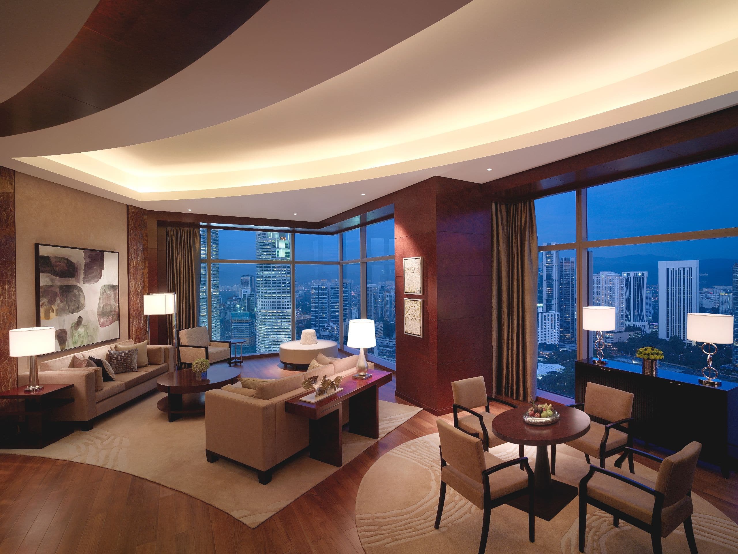 Hyatt diplomatic dan revamped debuts destinasian luxina