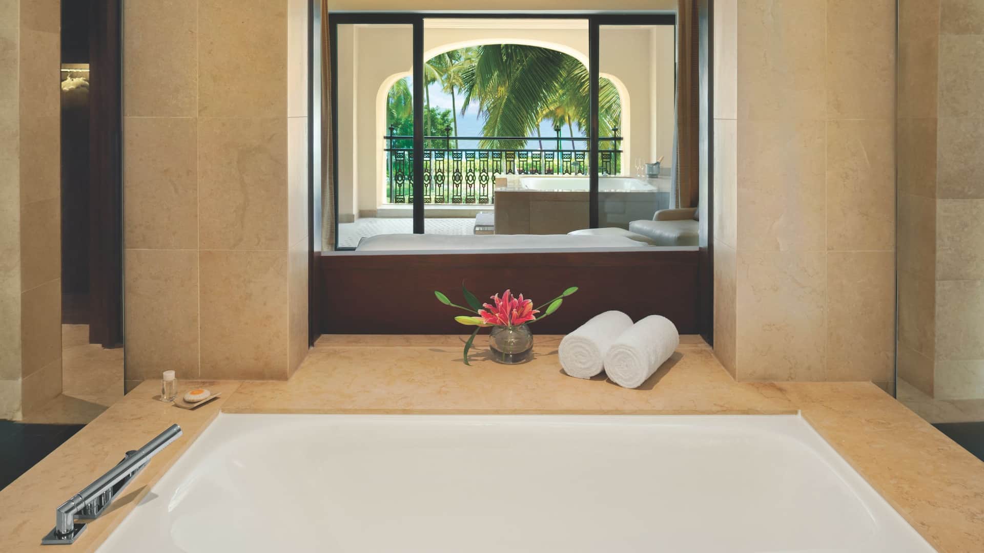 6/6 Grand Executive Suite Bathroom