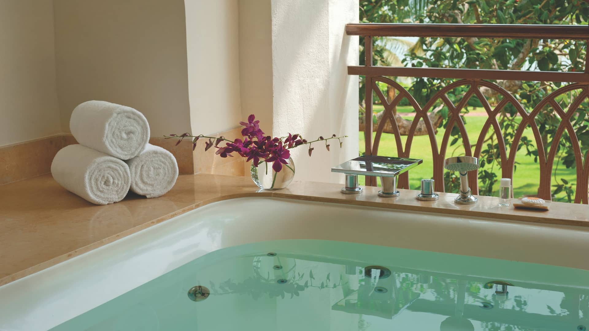 6/6 Grand Suite Whirlpool