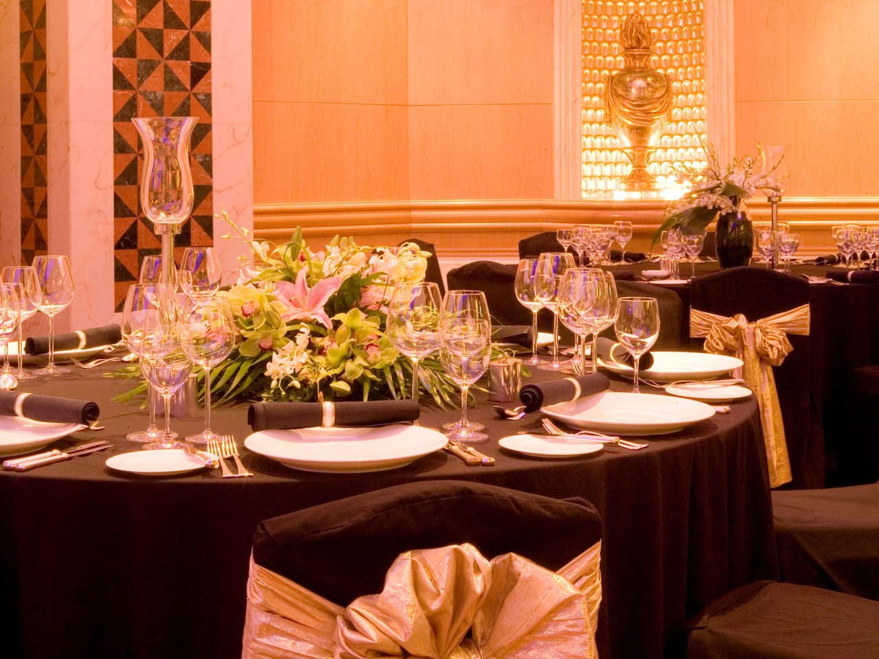 Afrah ballroom table