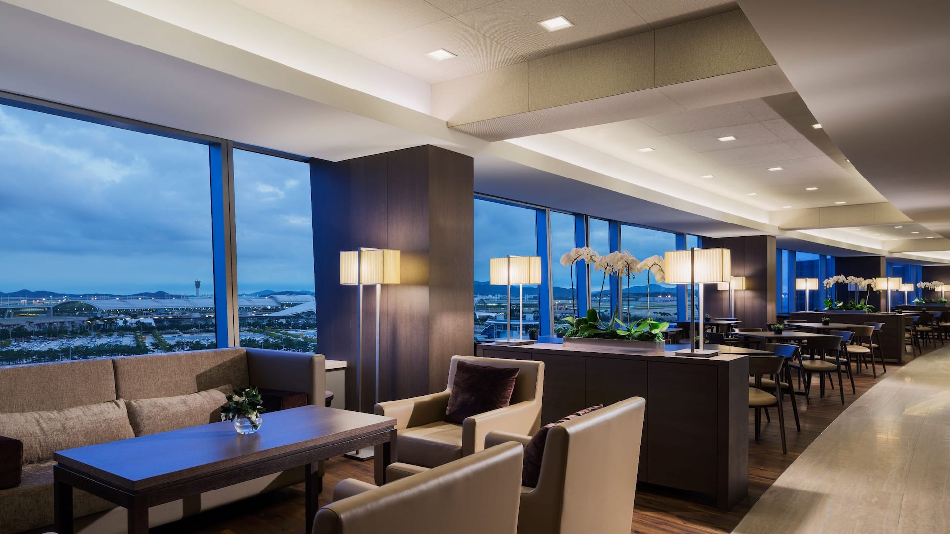 1 of 2 Grand Hyatt Incheon 1 King Bed with Club Access